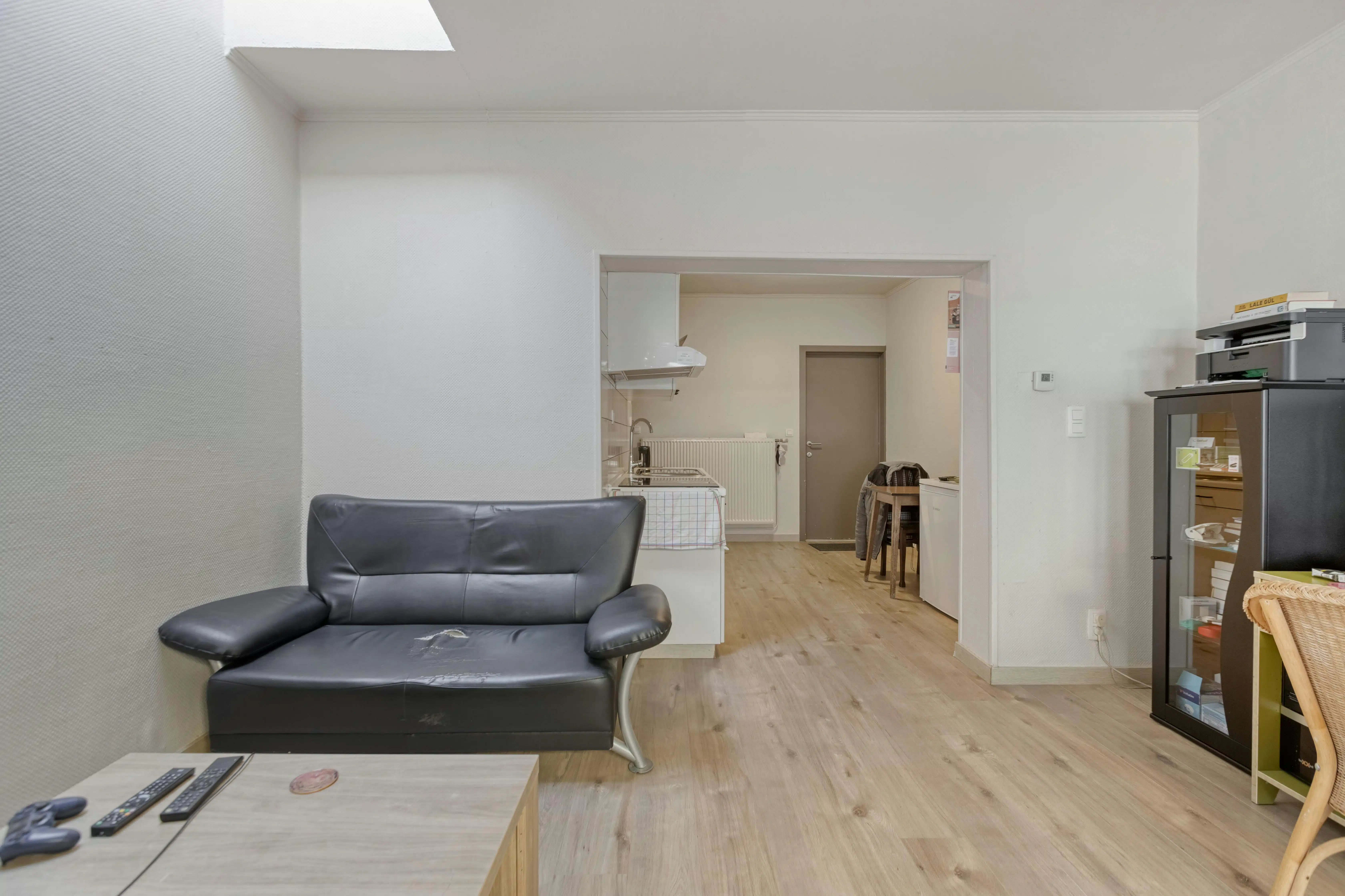 Op te frissen investeringspand met 2 appartementen in hartje Maaseik foto 3