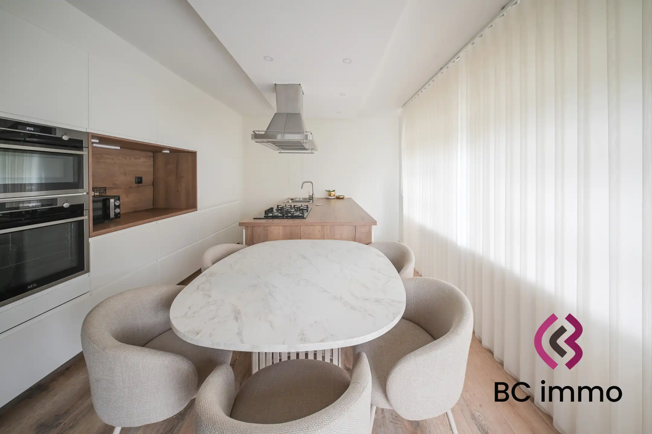 Statige villa met 5 slaapkamers op ruim hoekperceel en uitstekende zichtlocatie in Genk foto 23