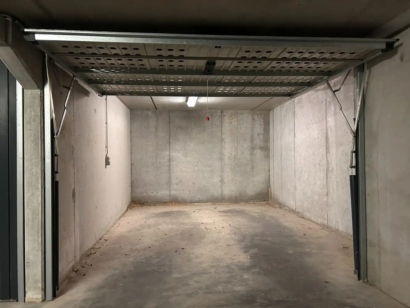 Ruime garagebox in het Zoute foto 6