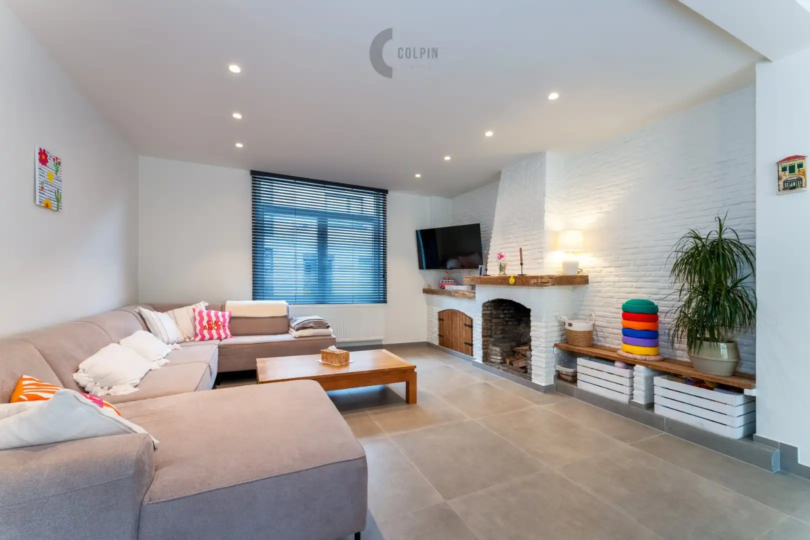 Te koop: Ruime woning in het centrum van Heist, op wandelafstand van strand en Heldenplein foto {{pictureIndex}}