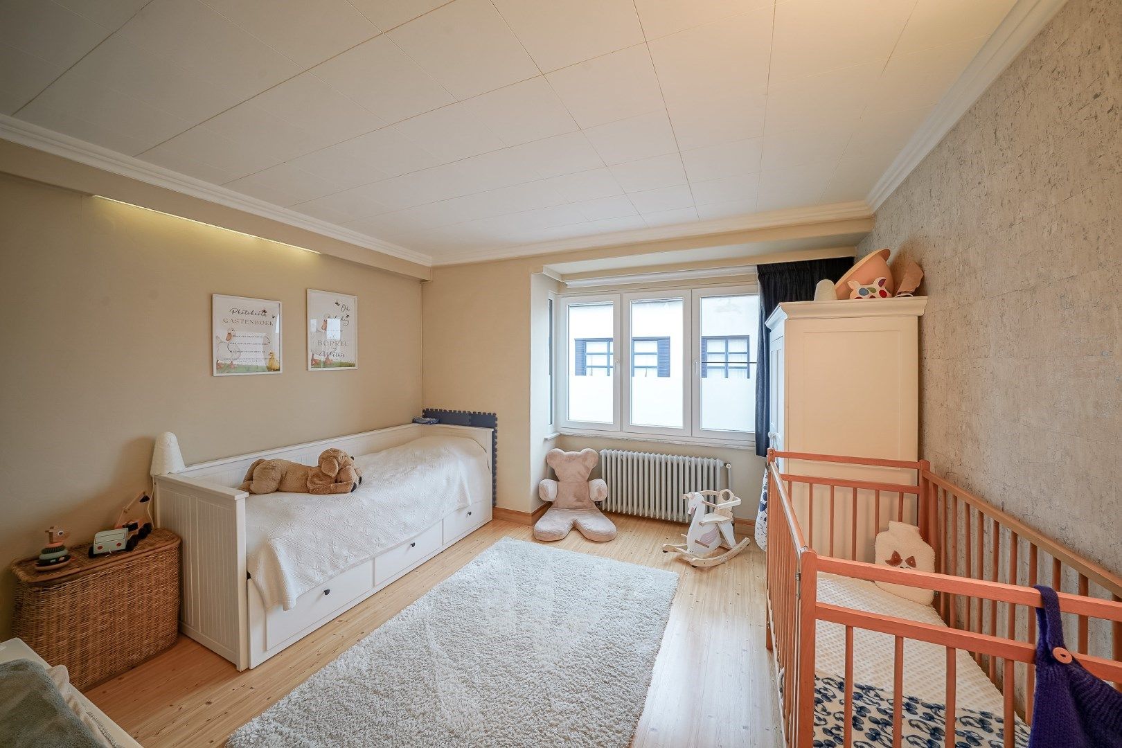 Instapklare hoekwoning met 4 slaapkamers en 4 garages foto 16