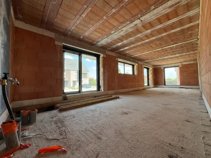 Bedrijfspand met woning foto 4