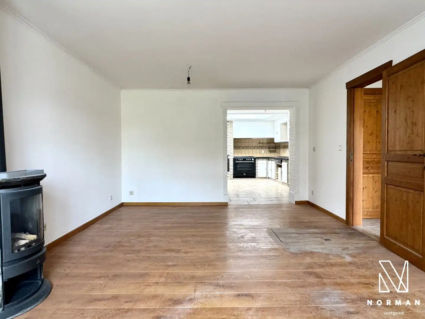 Woning met 2 slaapkamers en terras in Harelbeke te huur! foto 4