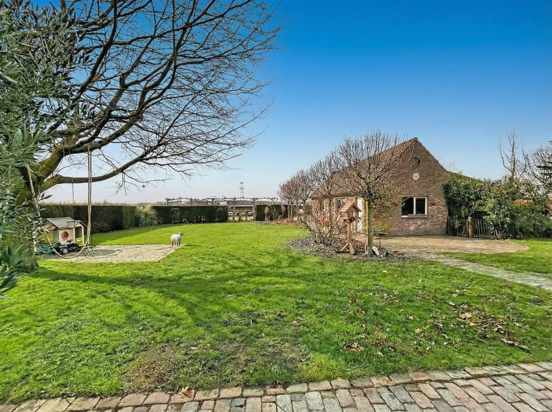 Prachtige villa met 4 slaapkamers, garage en bijgebouw op perceel van 2478m² foto 7