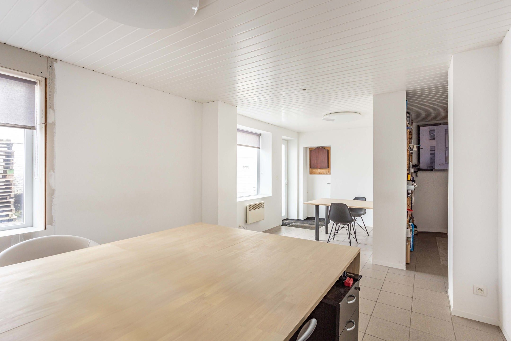 Ruime loods op een gunstige locatie met veel mogelijkheden! foto 3