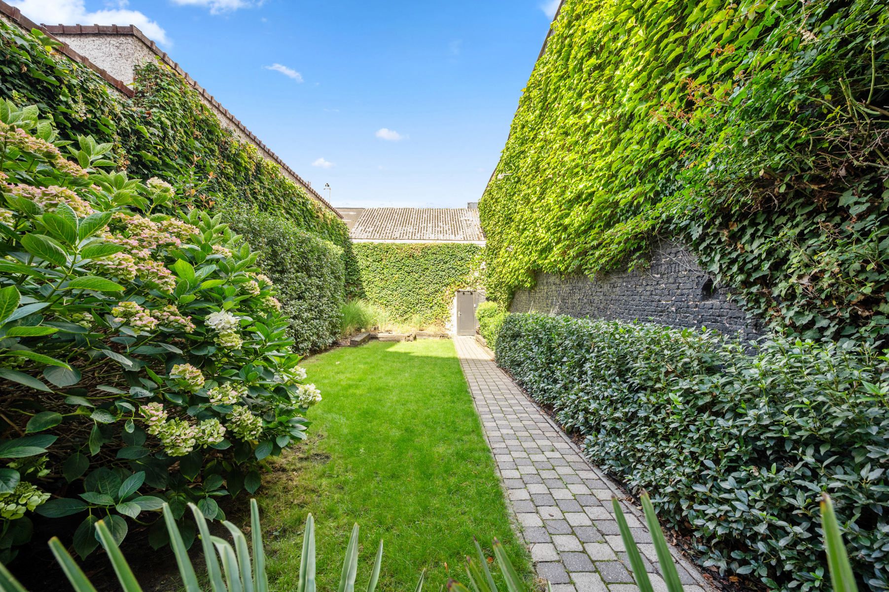 Herenhuis + handelsruimte + 7 autostaanplaatsen te MECHELEN foto 30