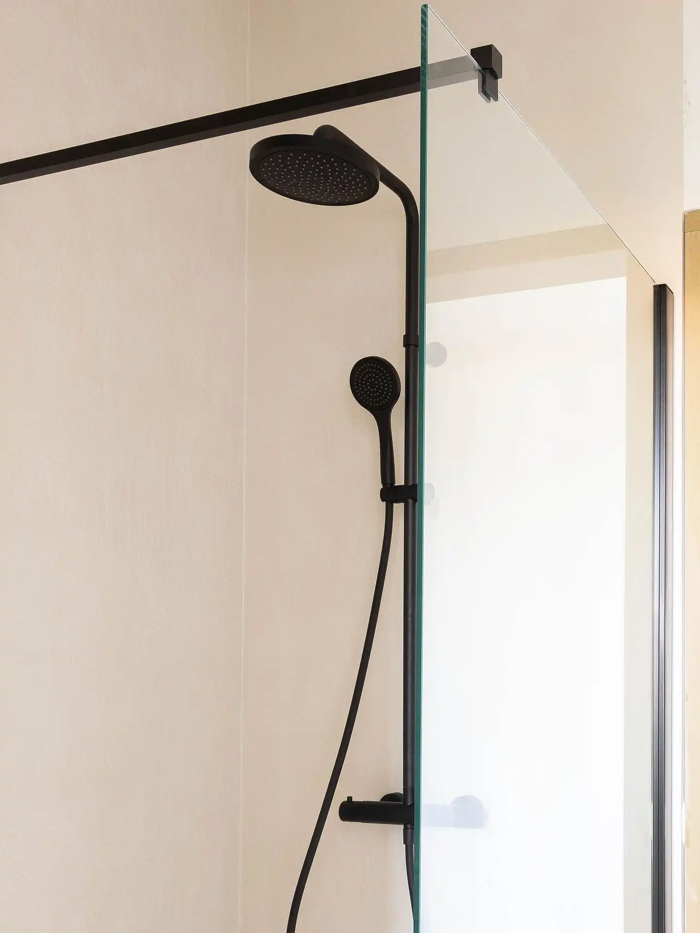 Hoogwaardig afgewerkt gelijkvloersappartement met tuin foto 11