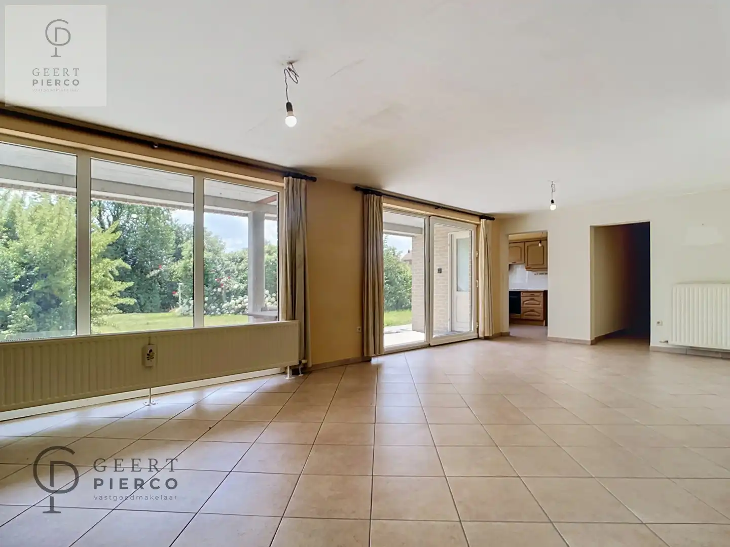 Instapklaar gelijkvloers appartement met garagebox en tuin in Landen foto 3