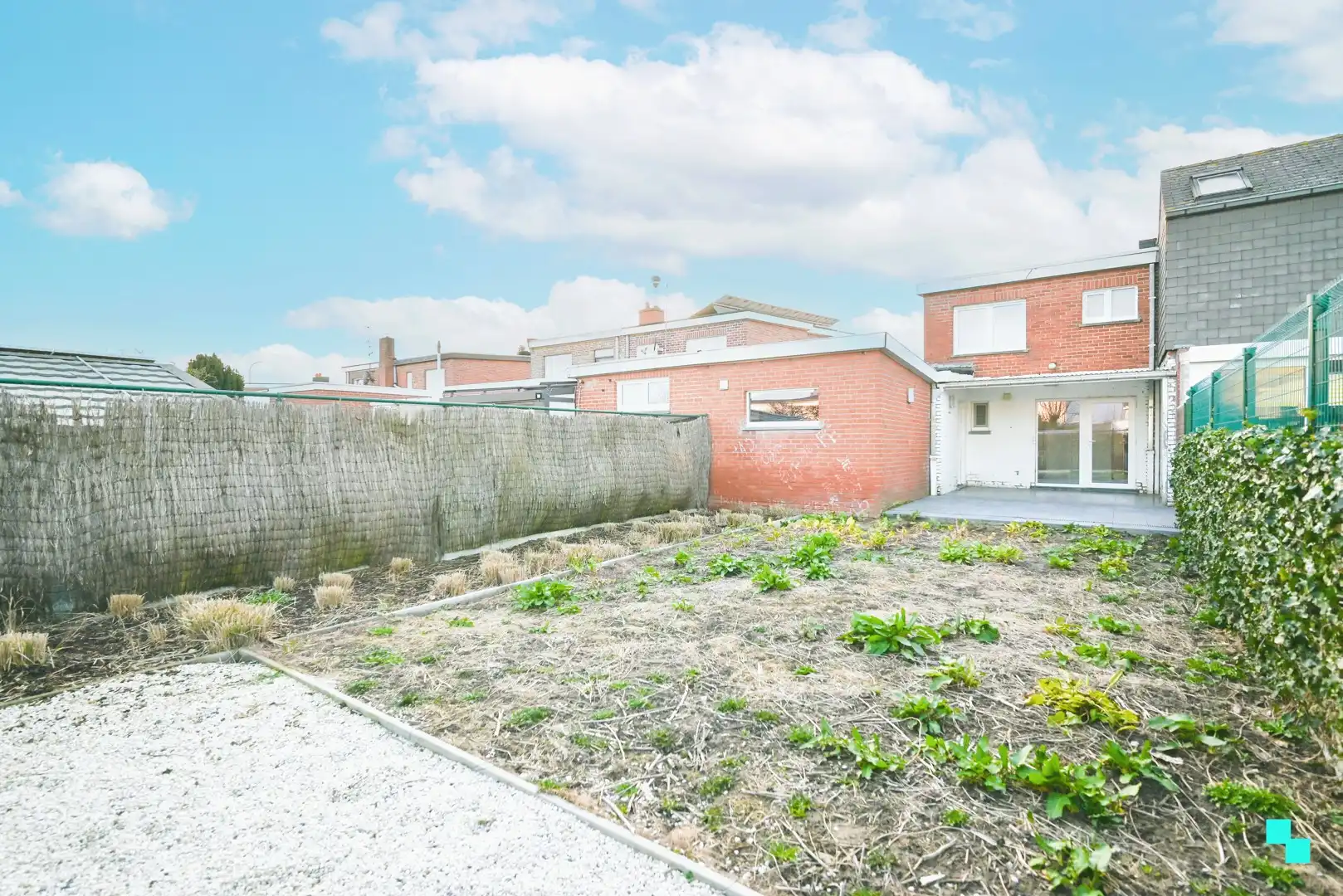 Ééngezinswoning in het hartje van Oostrozebeke foto 2