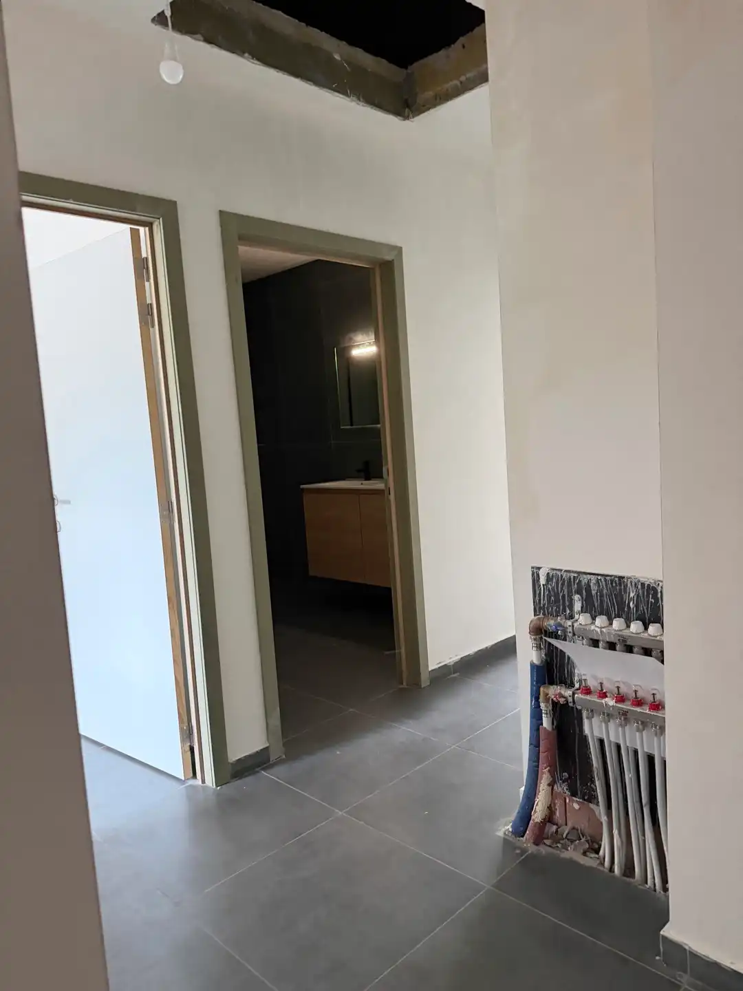 Nieuwbouw duplex met terras (zonder btw!) instapklaar foto 12