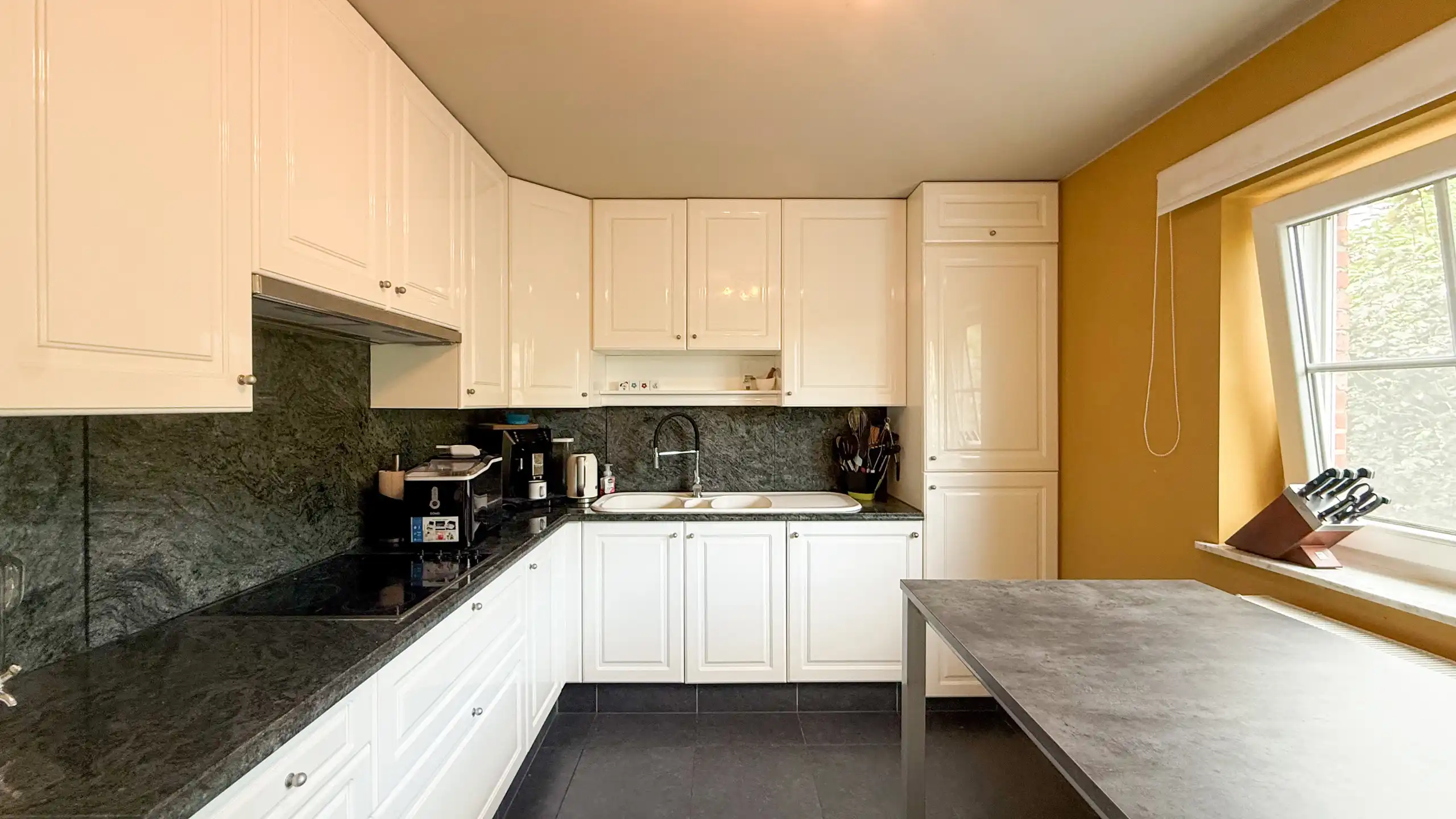 Instapklare woning op 9,8 are met prachtige tuin! foto 10