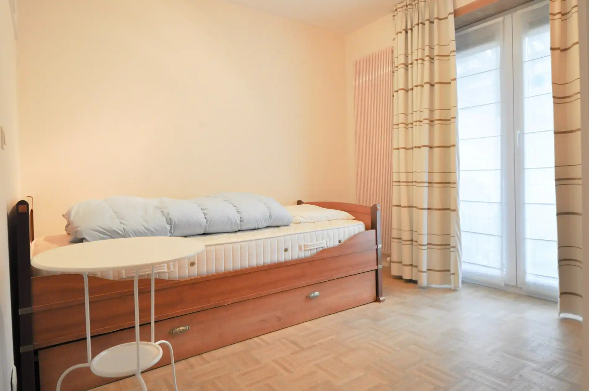 Lichtrijk appartement met een ruim zuidwest gericht terras gelegen nabij het commercieel centrum en het strand. foto 15