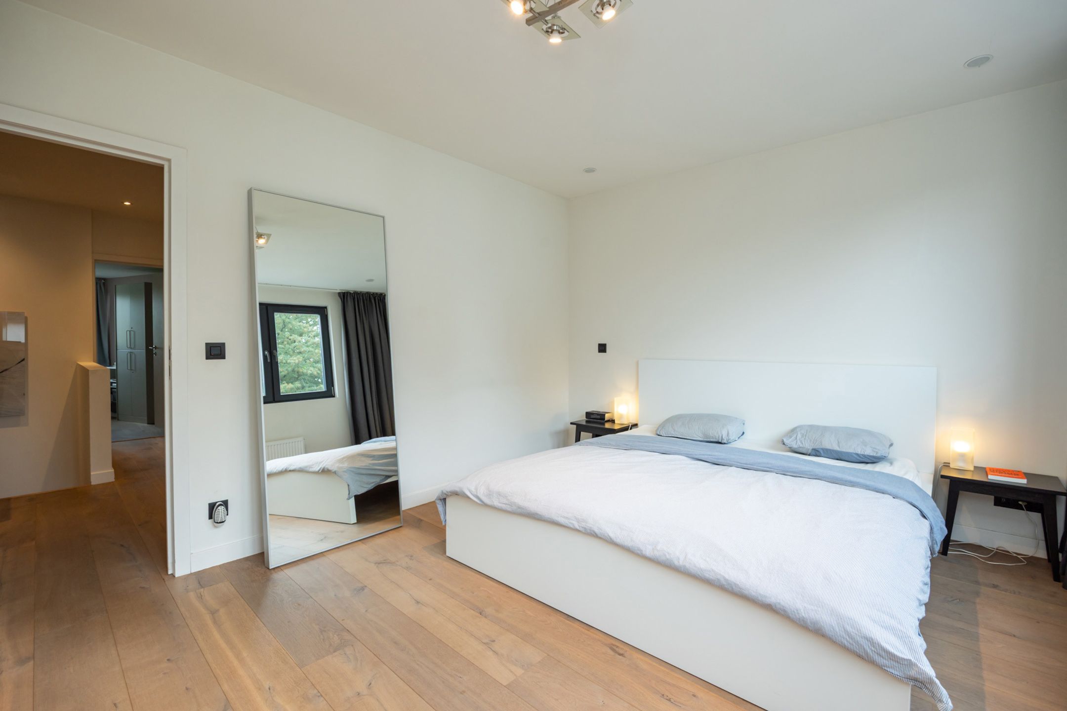 Gerenoveerde woning op heerlijke locatie in Hove foto 10