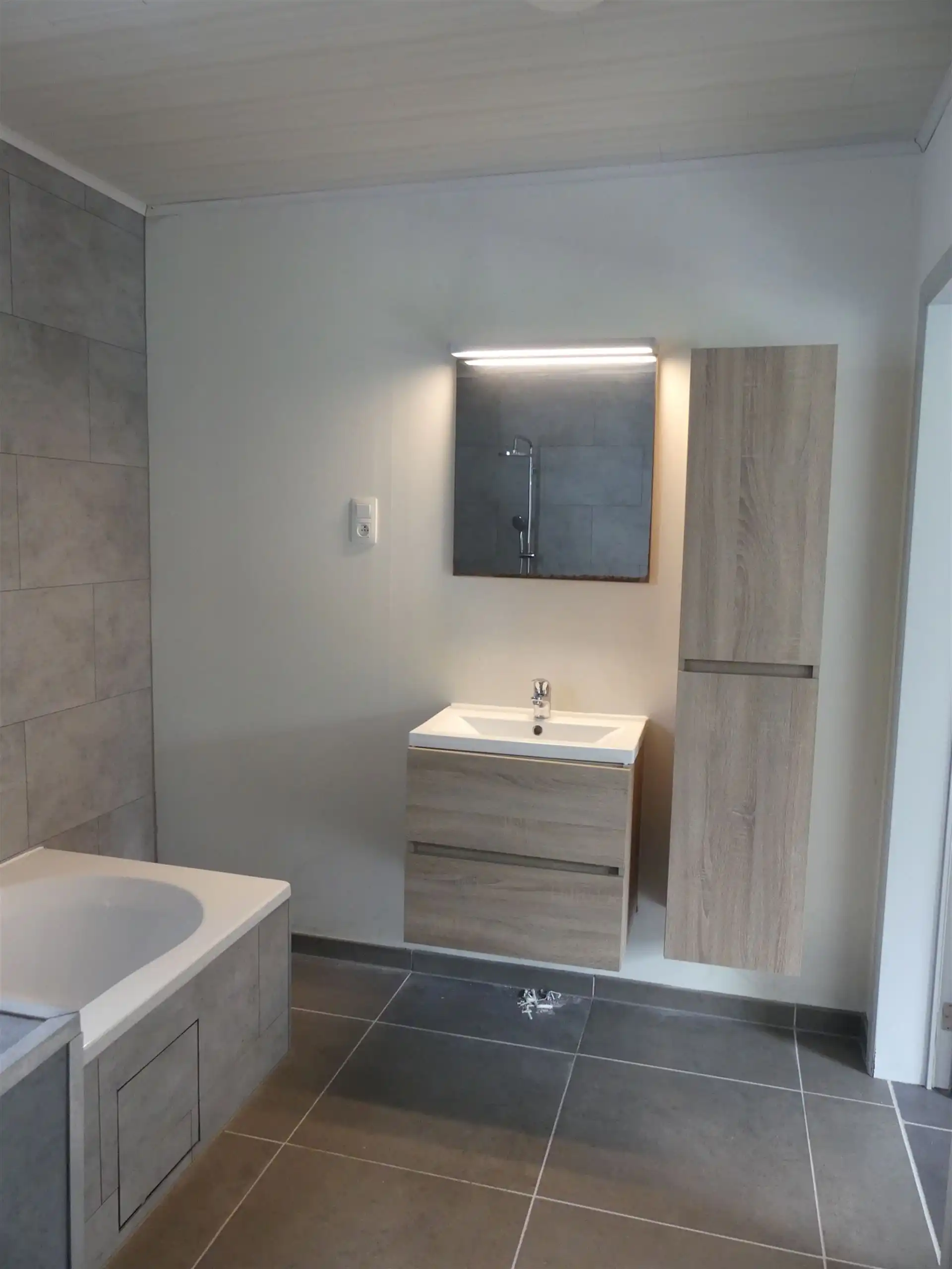Instapklare gezinswoning met 3 slaapkamers en garage! foto 16