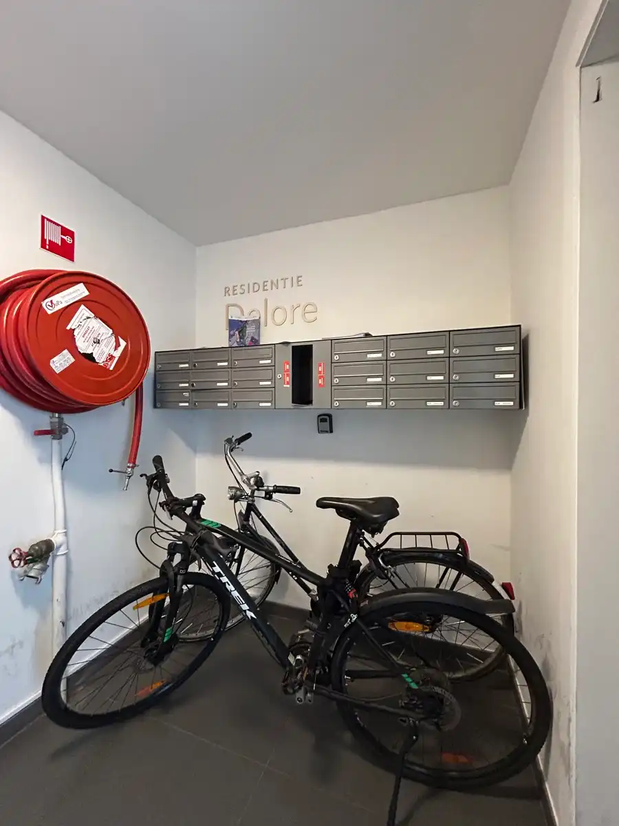 Uiterst ruime studentenkamer privatief sanitair foto 8