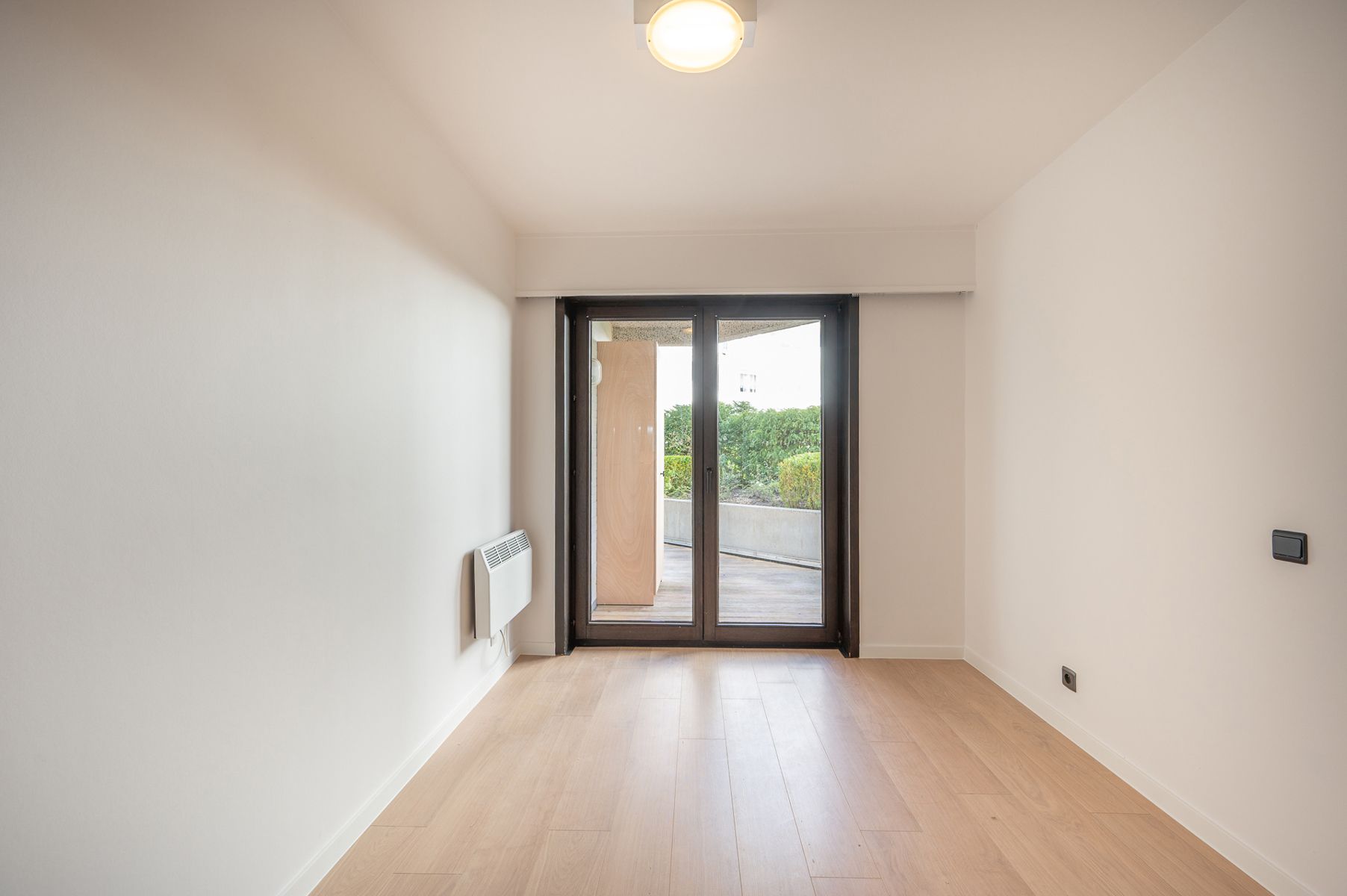 Ongemeubeld, hoekappartement nabij het Albertplein  foto 14