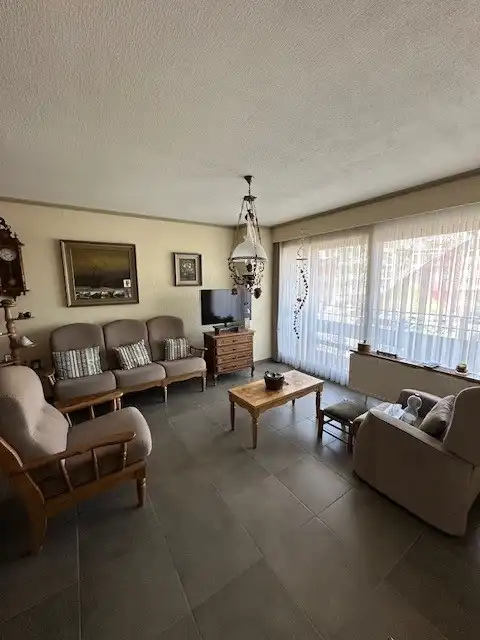 Ruim appartement met prachtig zicht op het marktplein in hartje Neerpelt! foto 10