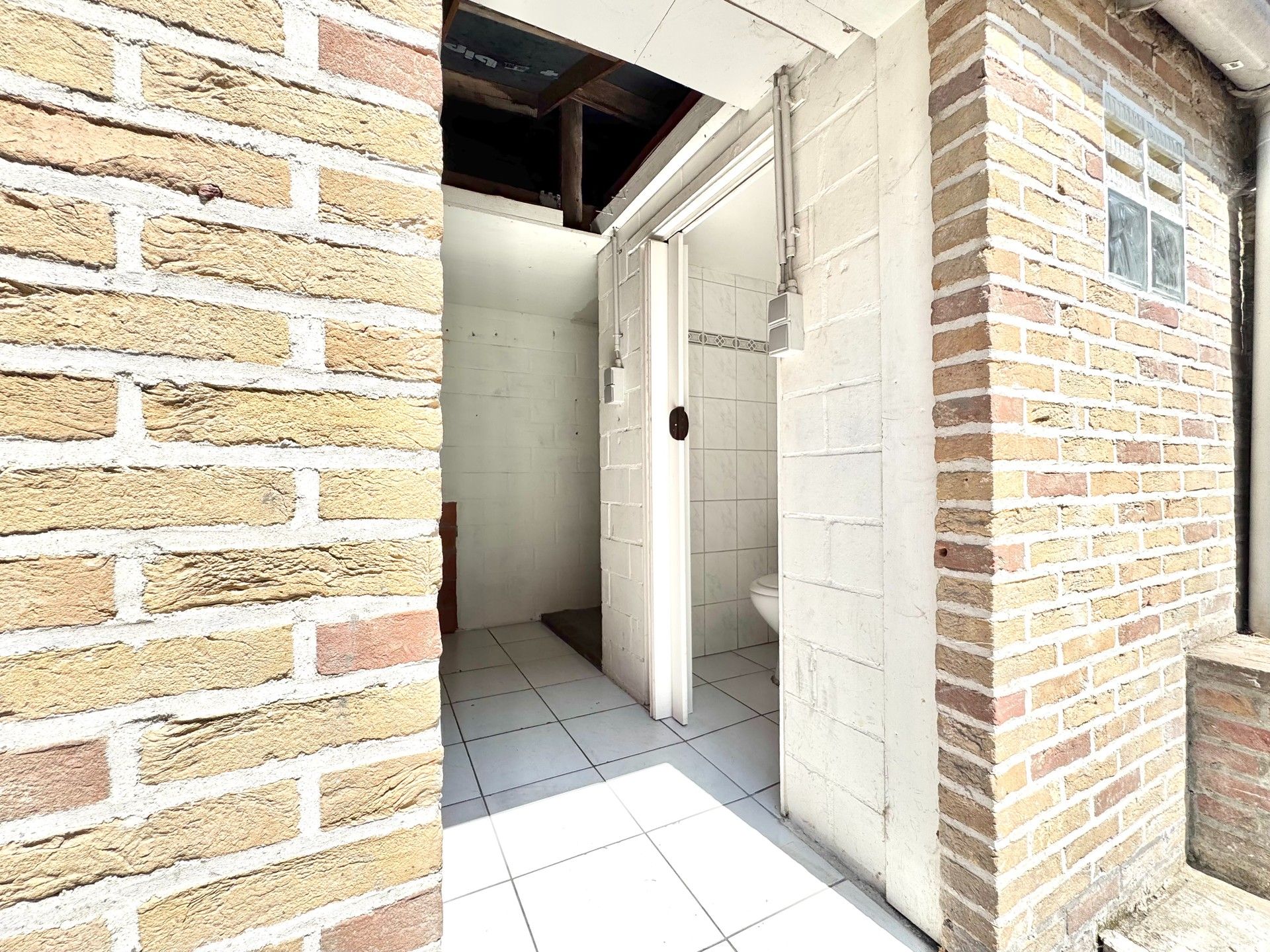 GERENOVEERDE GEZELLIGE WONING MET 3 KAMERS & TUIN foto 9