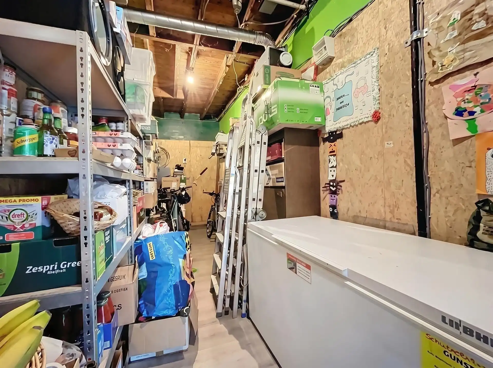 open bebouwing met 4 slaapkamers en 2 badkamers op toplocatie op perceel van 746m². foto 16