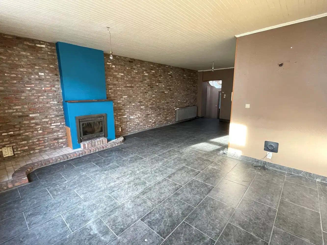 Gebouw met gemengd gebruik, handelspand + woonst, ideaal gelegen foto 2