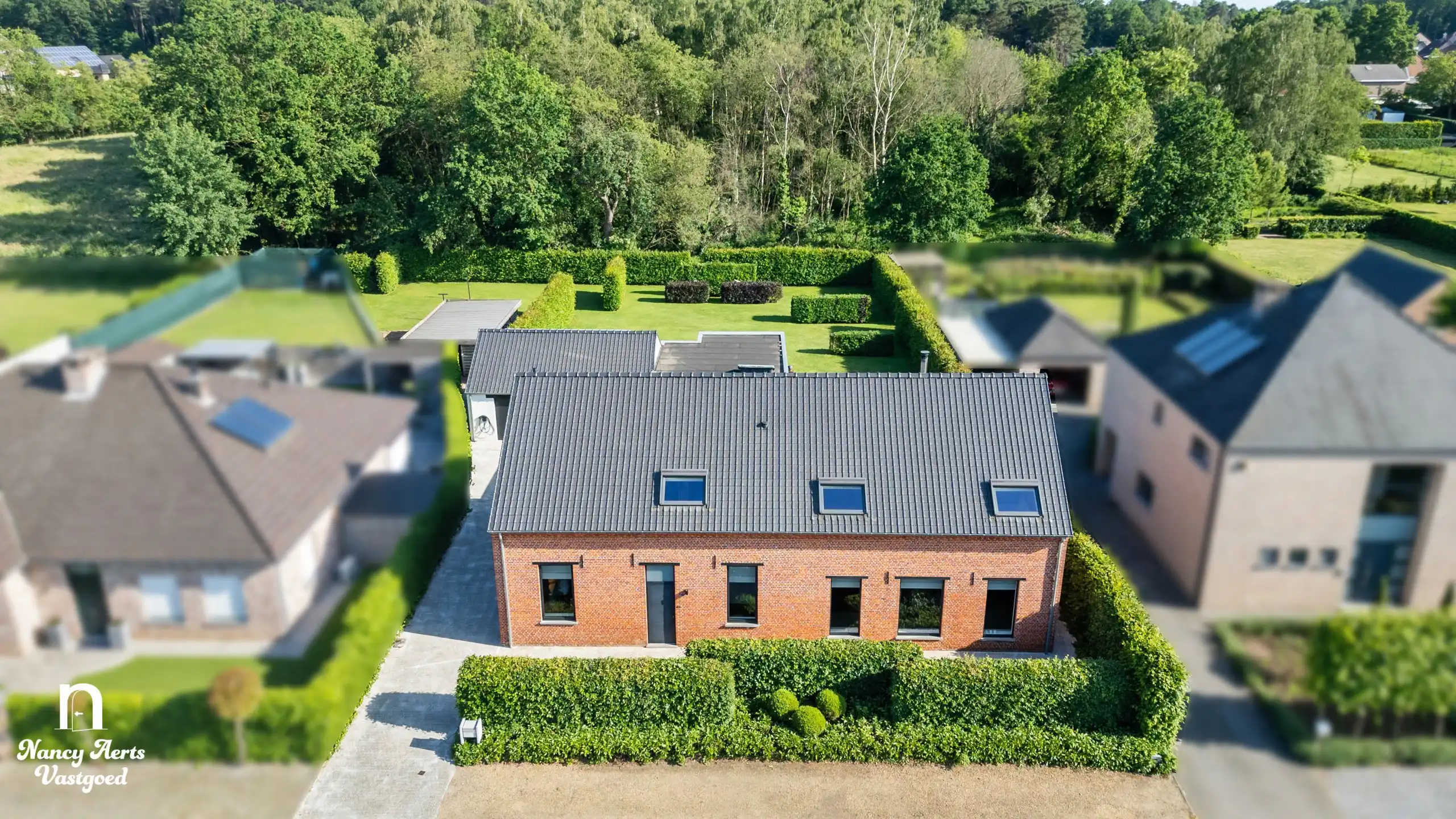 Luxe villa met karakter en hedendaags comfort in het groen foto 38
