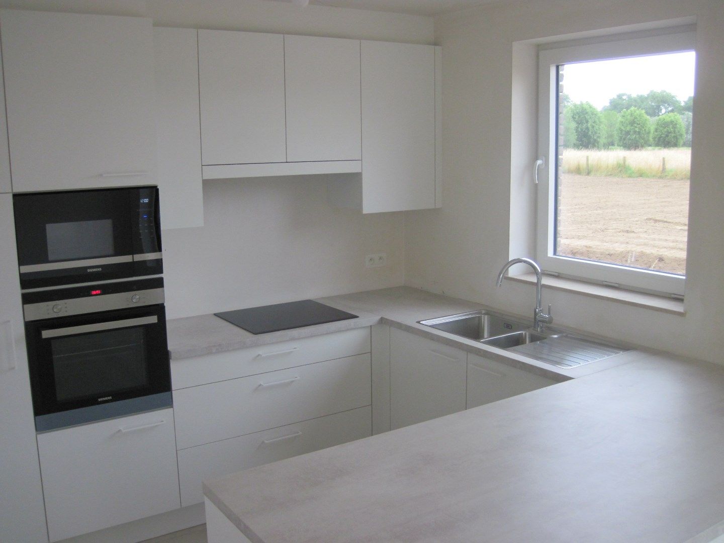 Eigentijdse nieuwbouwwoning foto 8