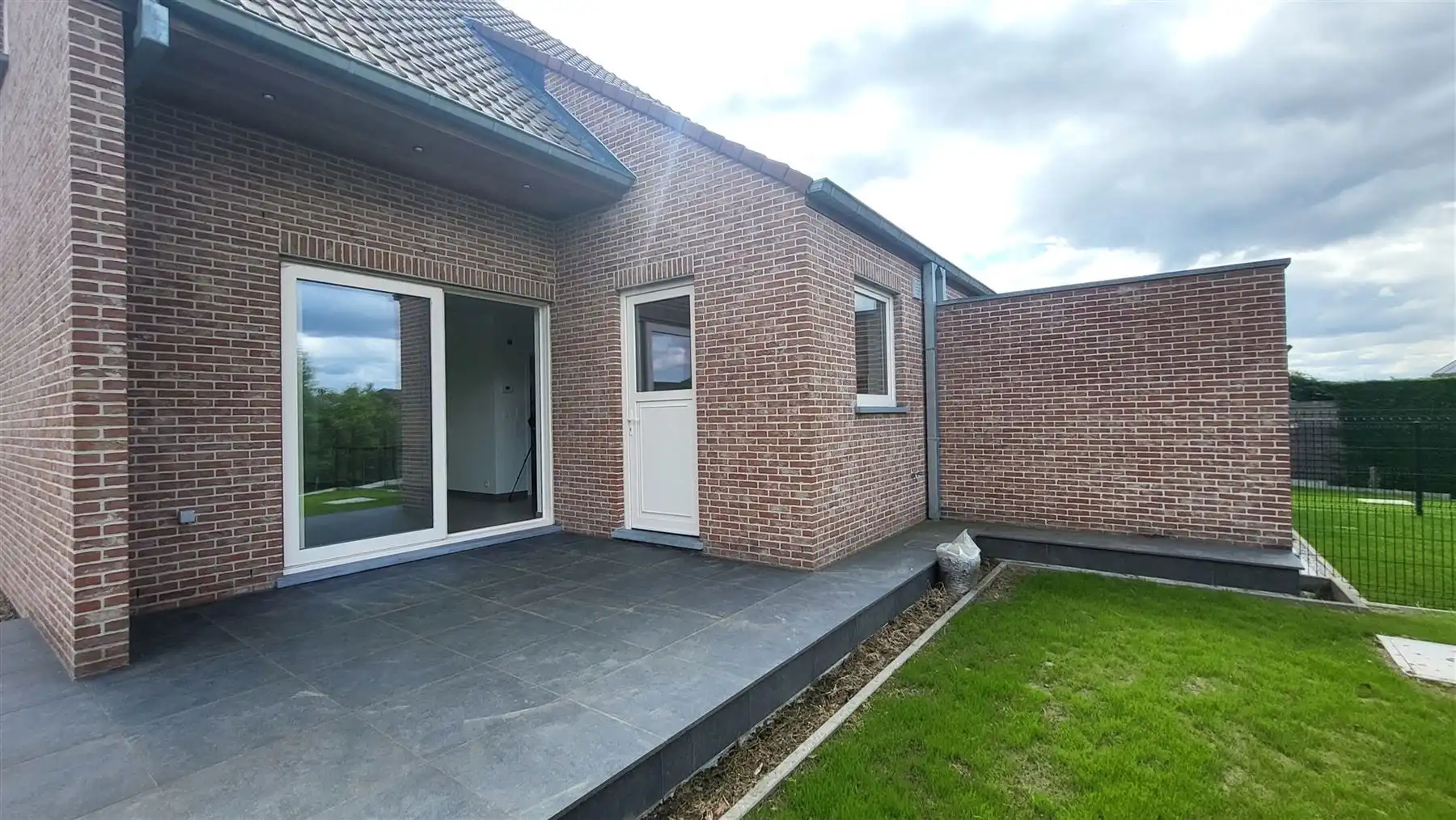 Instapklare woning met 3 slaapkamers en gezellige tuin foto 8