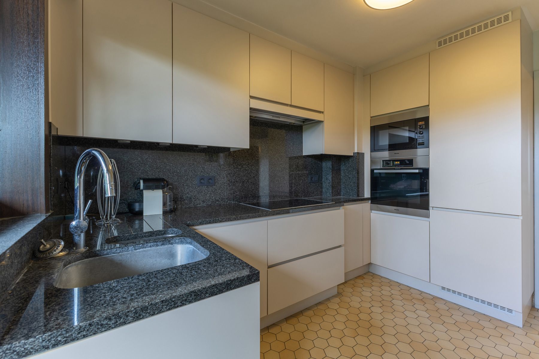 Gunstig gelegen woning met 3 slaapkamers foto 9