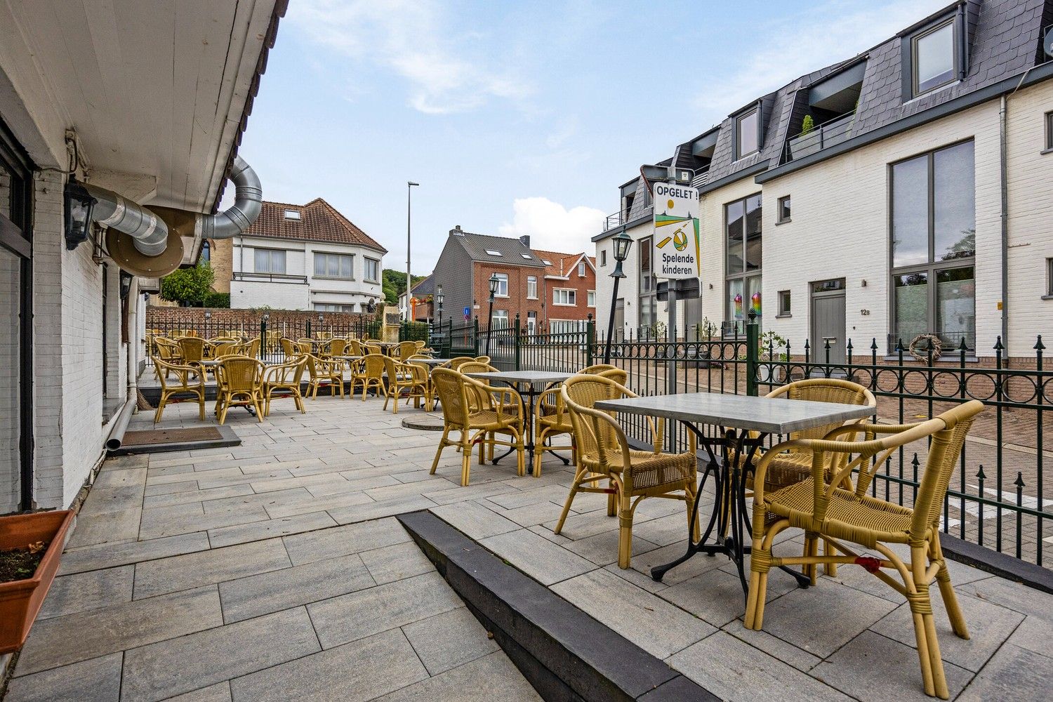 Restaurant ‘Het Heukske’ met bovenliggende woonst te koop in het gezellige Kanne, Riemst. foto 13