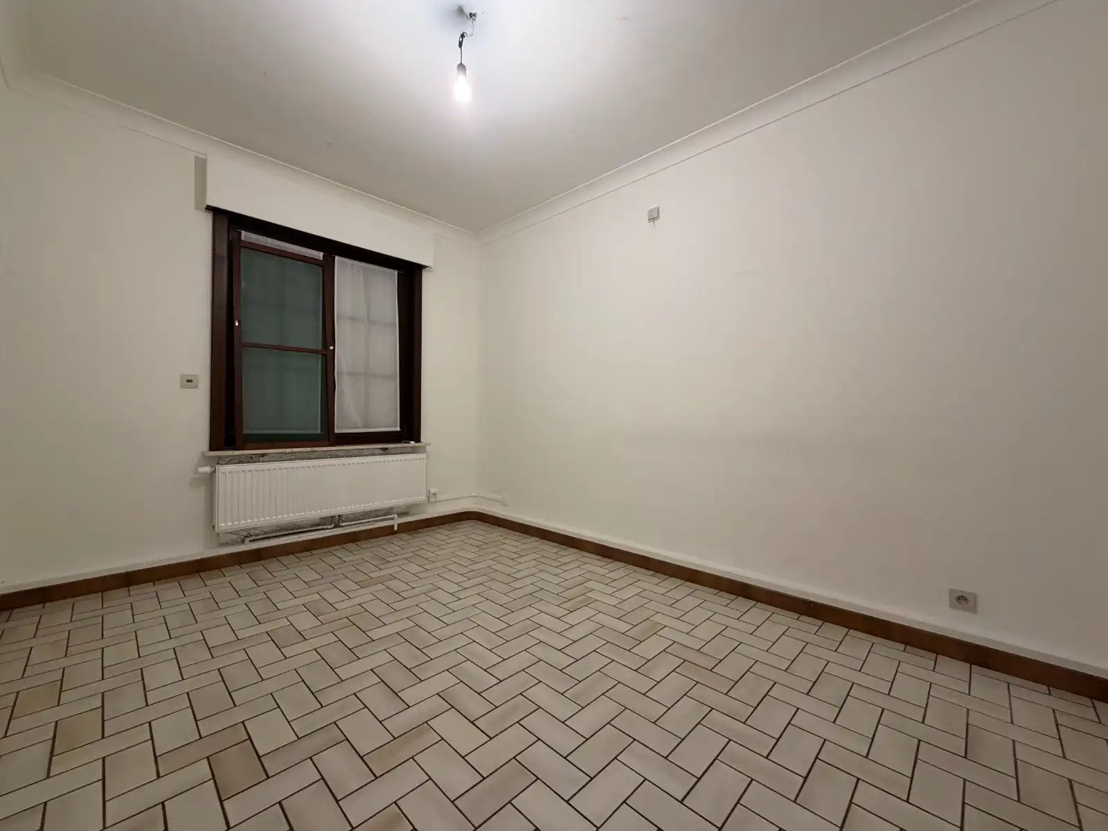 Ruime halfopen woning met 3 slaapkamers, garage en zonnige tuin in het centrum van Deinze foto 14