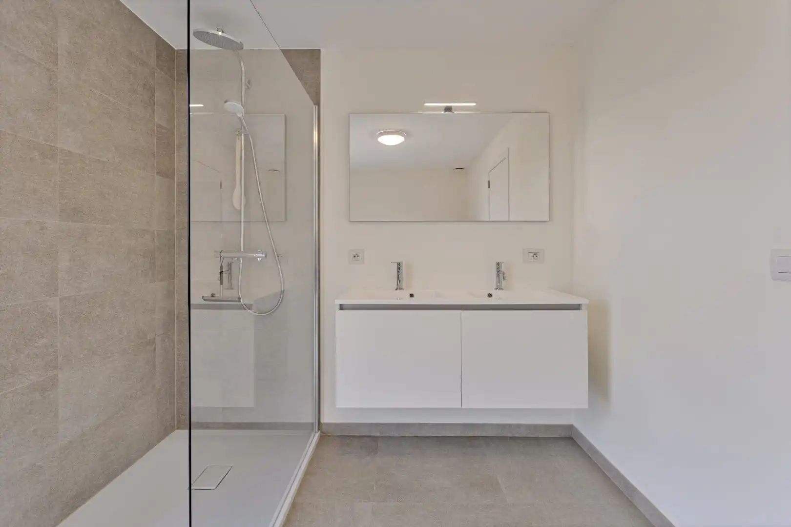 PRACHTIGE HOB MET 3 SLPKS EN TUIN foto 10