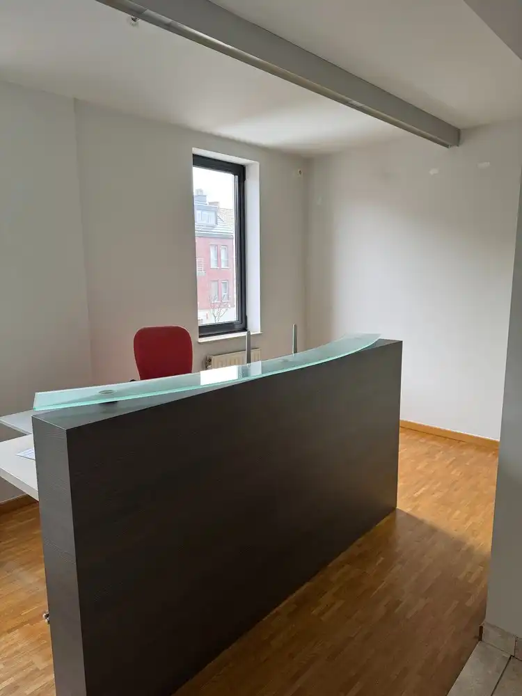 Binnen de grote ring, comfortabel appartement met autostandplaats en ruime kelder. foto 10