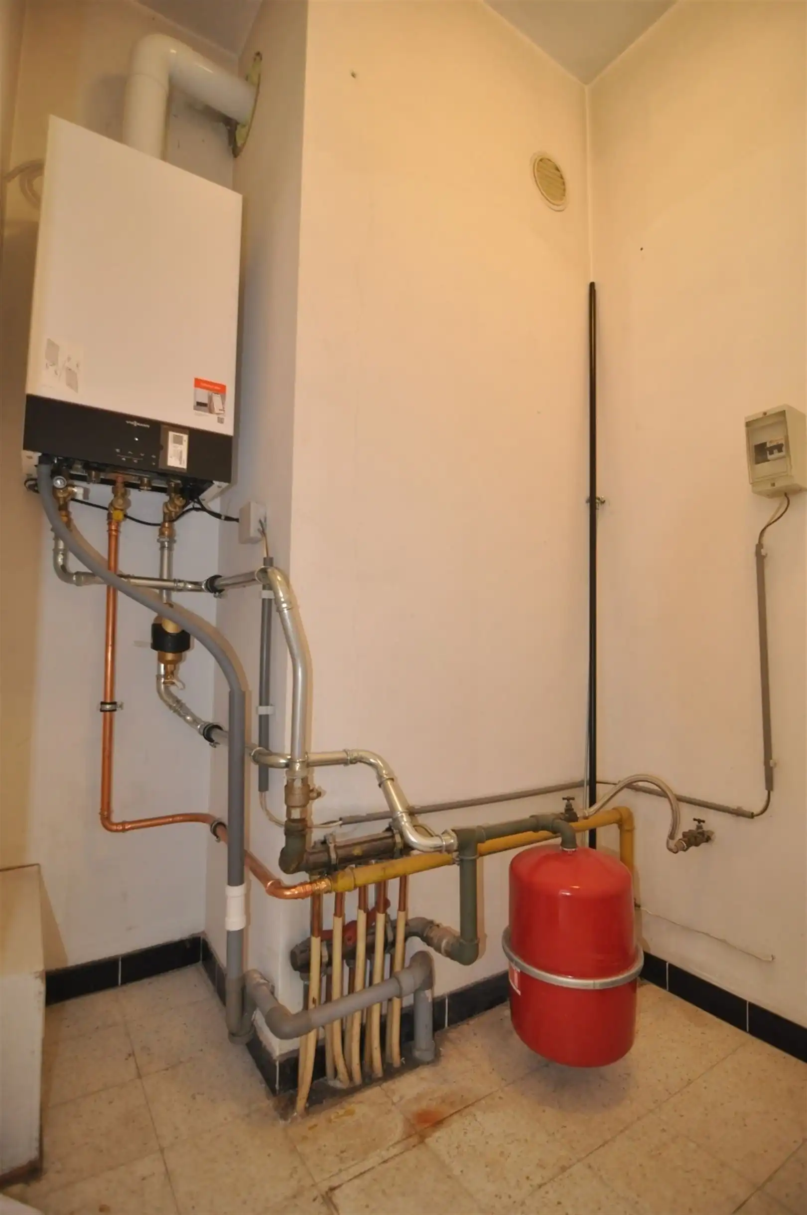 Ruim appartement met 3 slaapkamers op toplocatie in hartje Hasselt foto 24