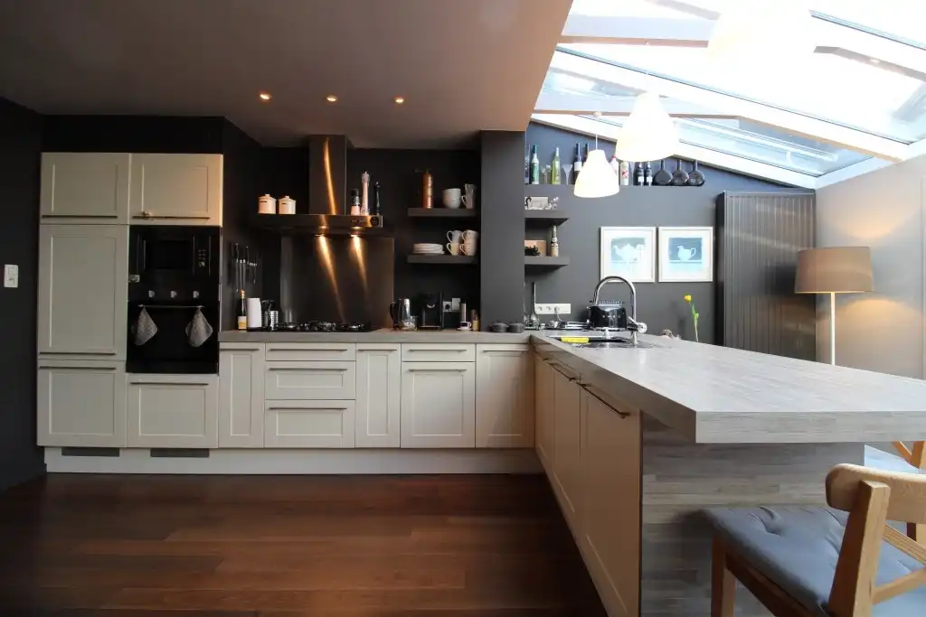 Prachtige instapklare woning gelegen in de wijk Bloemendaal  foto 3