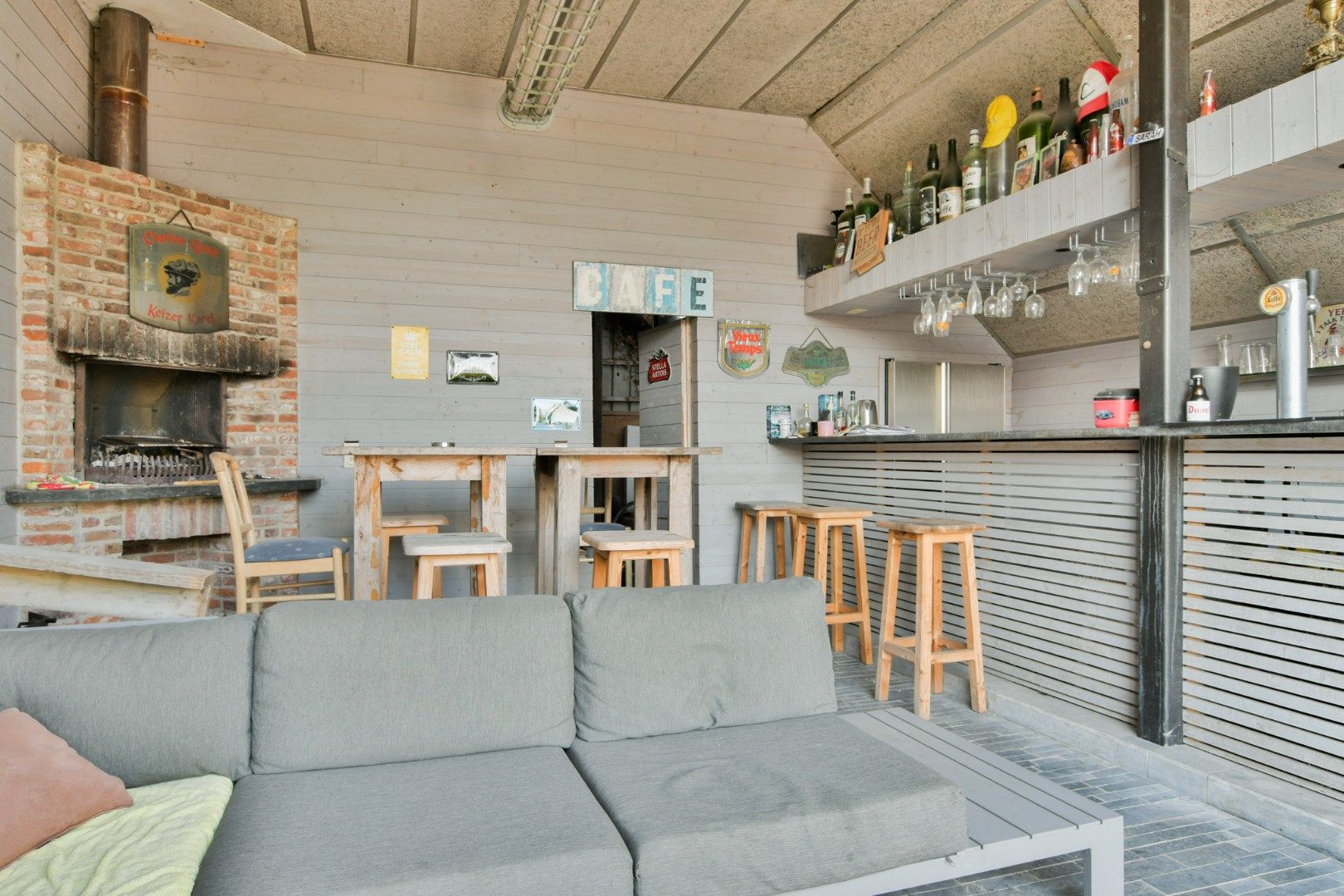 Veelzijdige eigendom met handelsmogelijkheid op 1.252 m² foto 12