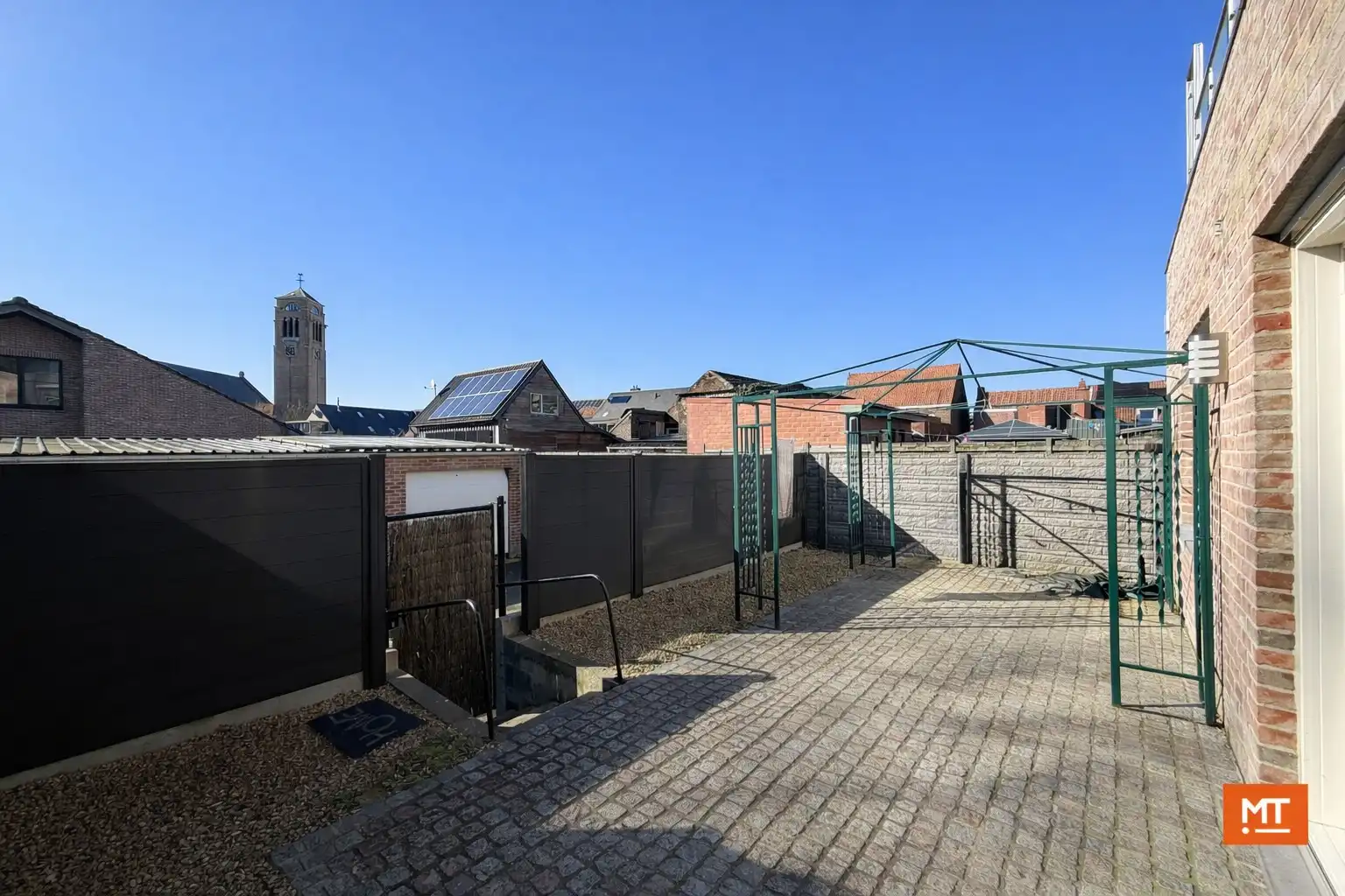 Gelijkvloers appartement met 2 slaapkamers, Zuidwestgericht terras en garage in het centrum van Zonnebeke foto 9