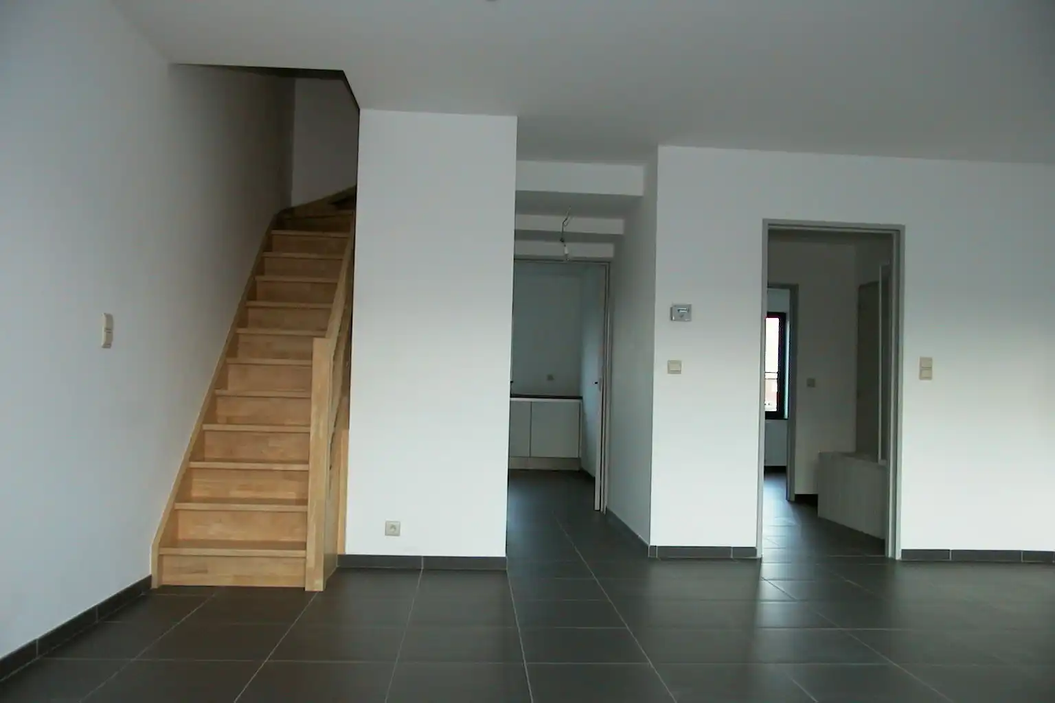 Mooi ruim appartement met twee slaapkamers foto 4