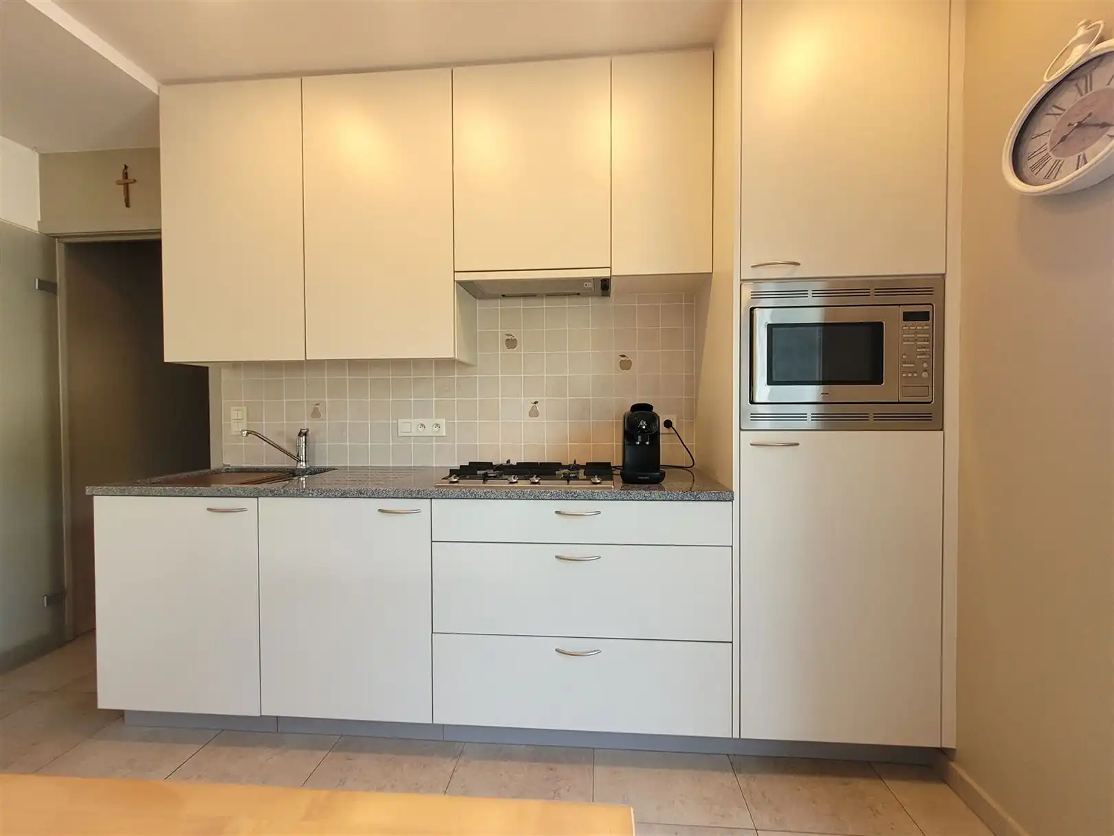 Gemeubeld appartement met 2 slaapkamers en garage box foto 12