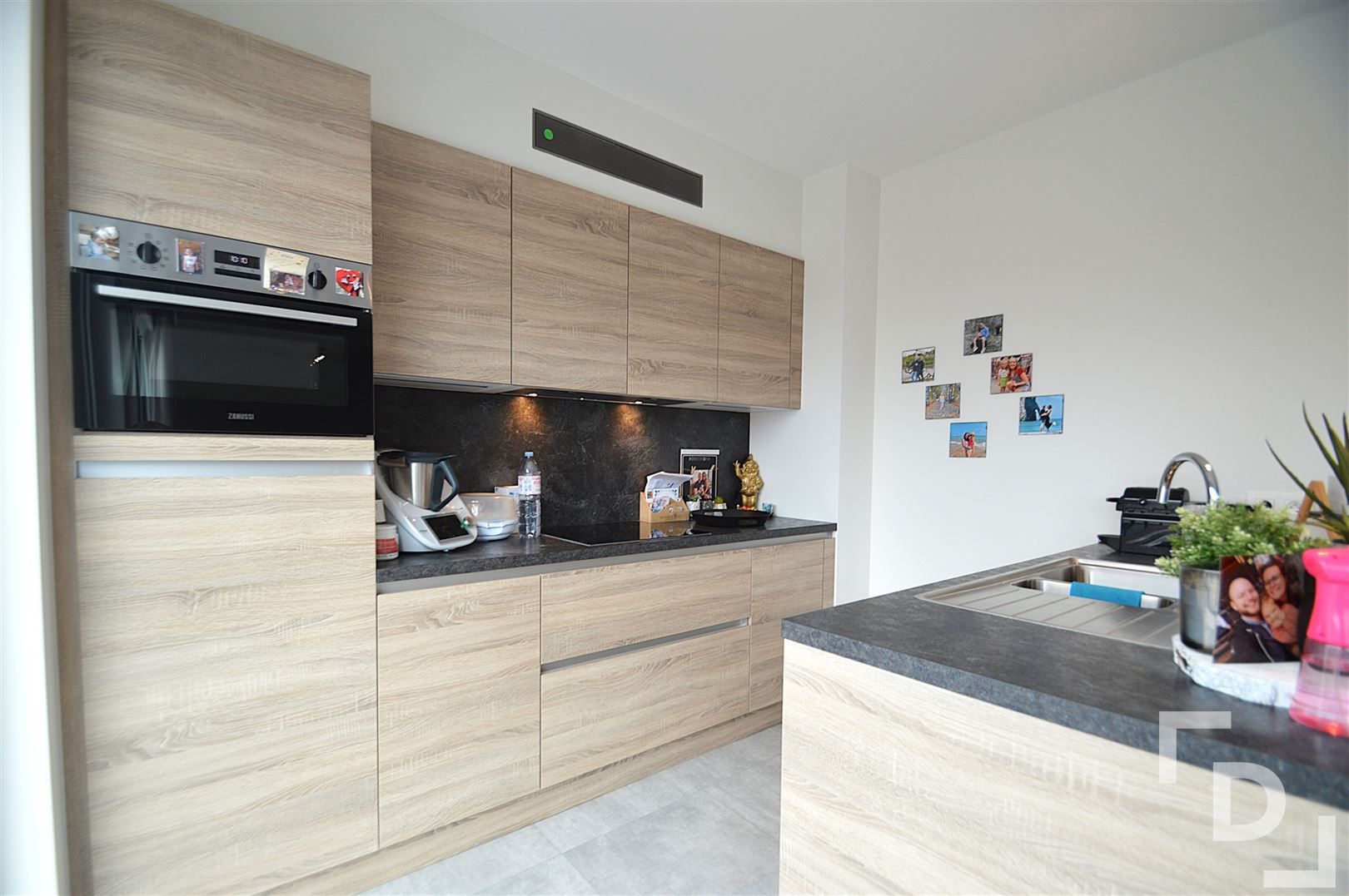 Recent gebouwd appartement met staanplaats te huur in centrum Ieper. foto 7
