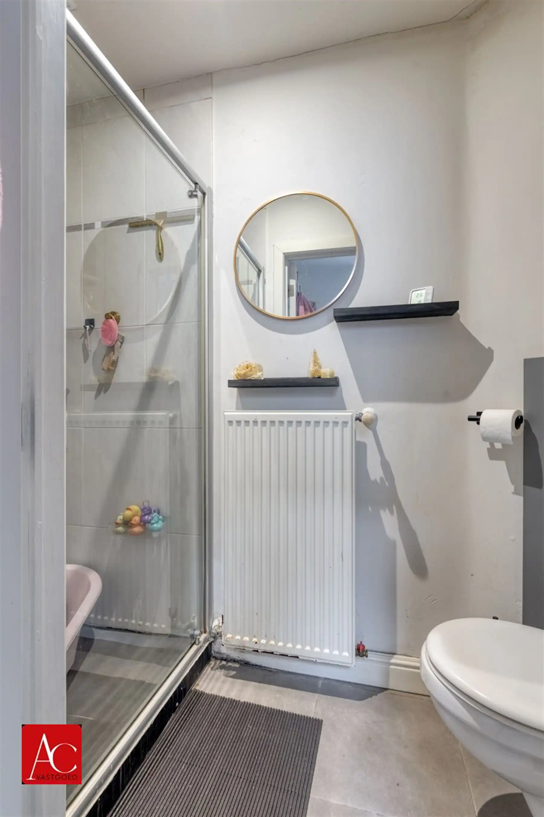 Appartementsgebouw bestaande uit 3 eenheden foto 36