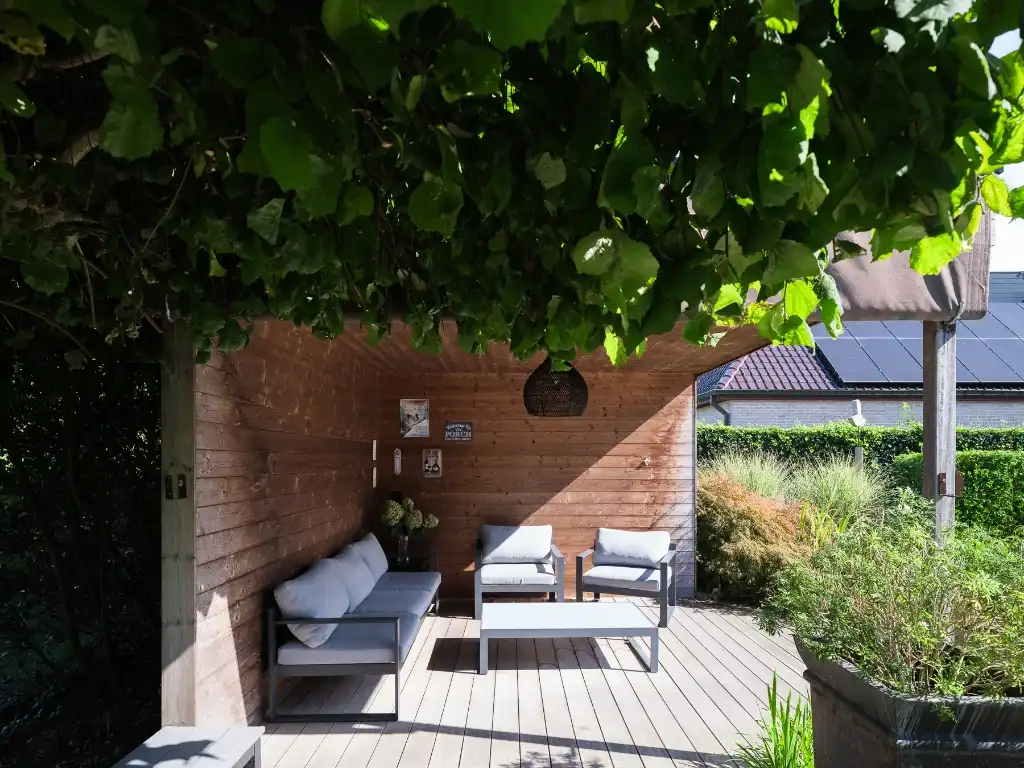 Karaktervolle gezinswoning met 4 slaapkamers, een bijbouw en een volwassen tuin foto 18
