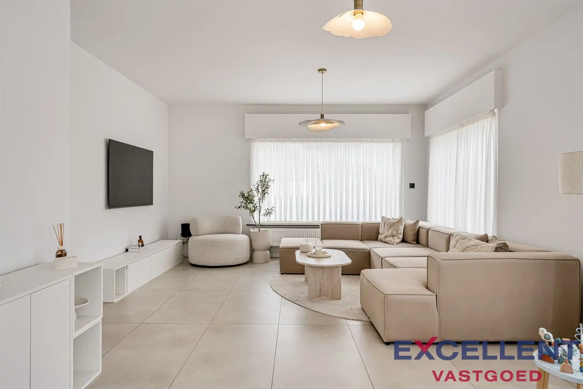 Gerenoveerde en moderne bungalow in rustige straat nabij centrum Nazareth te koop foto 3