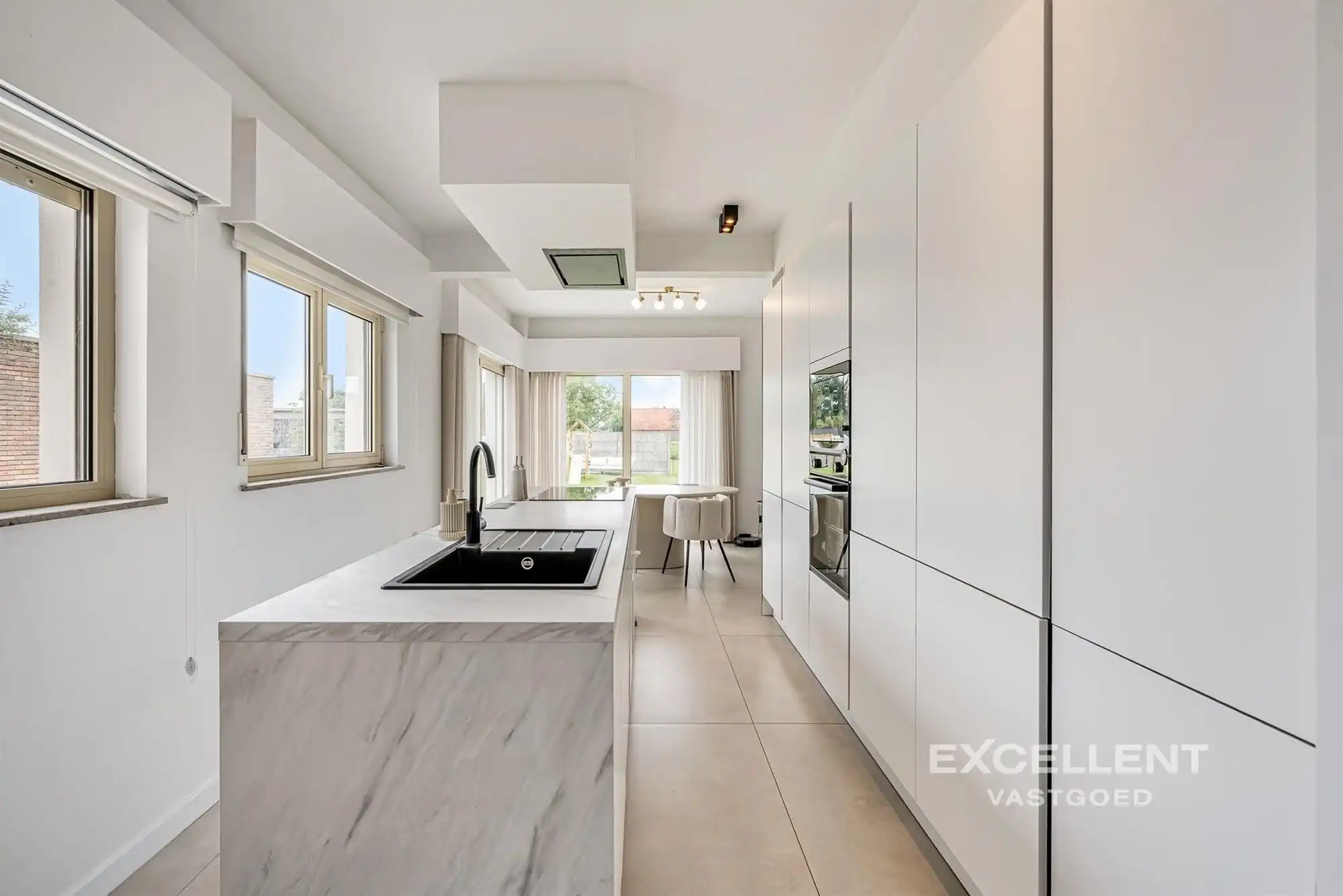 Gerenoveerde en moderne bungalow in rustige straat nabij centrum Nazareth te koop foto 3