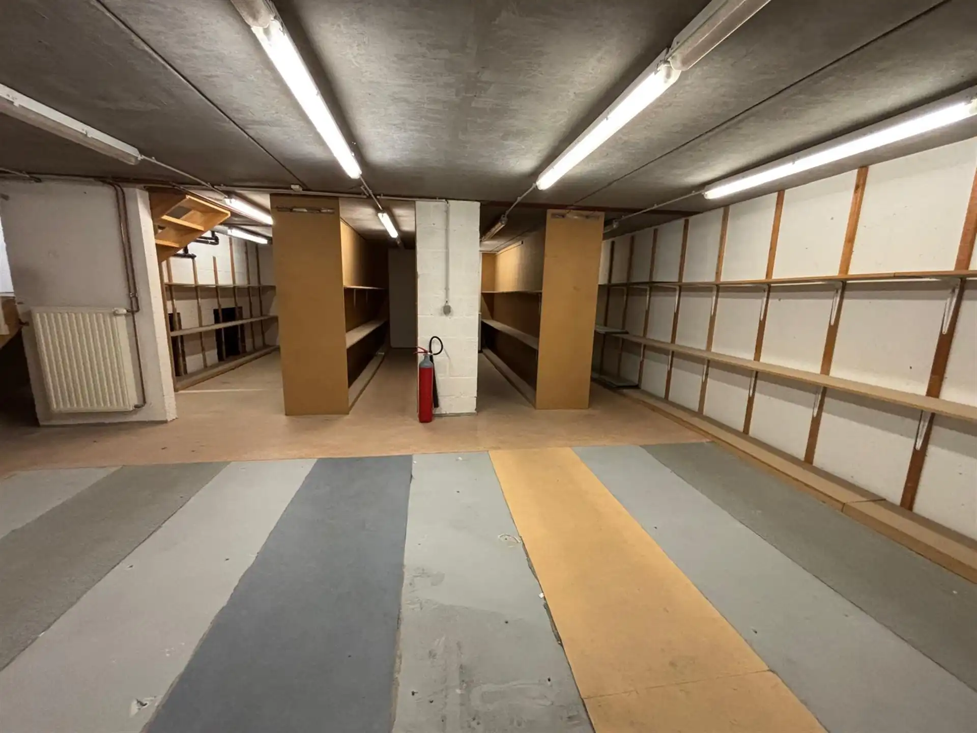 Uitstekend gelegen handelspand 150m², met 137m² opslagruimte en keuken foto 13