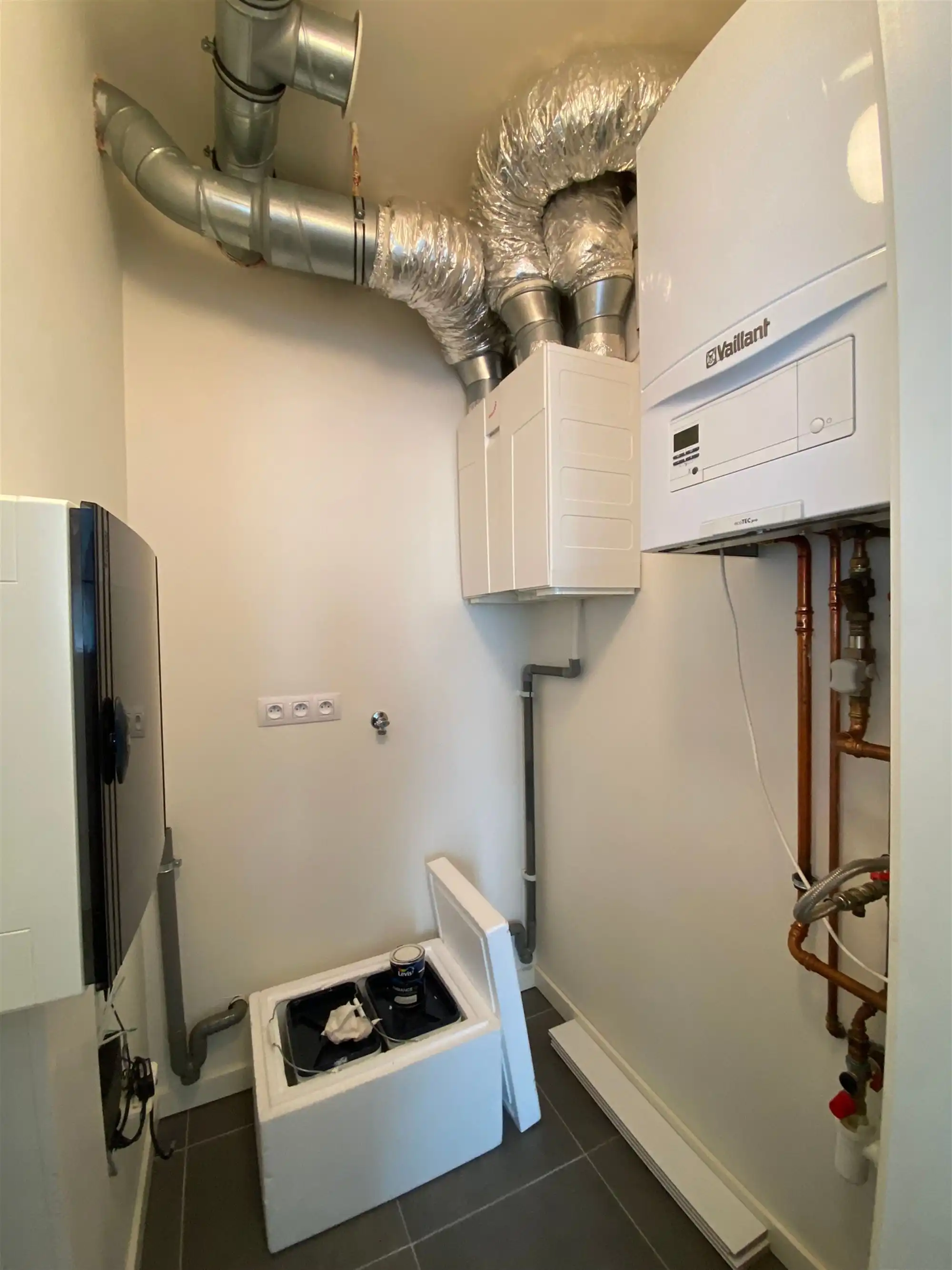 Tweeslaapkamer appartement met grote garagebox  foto 8