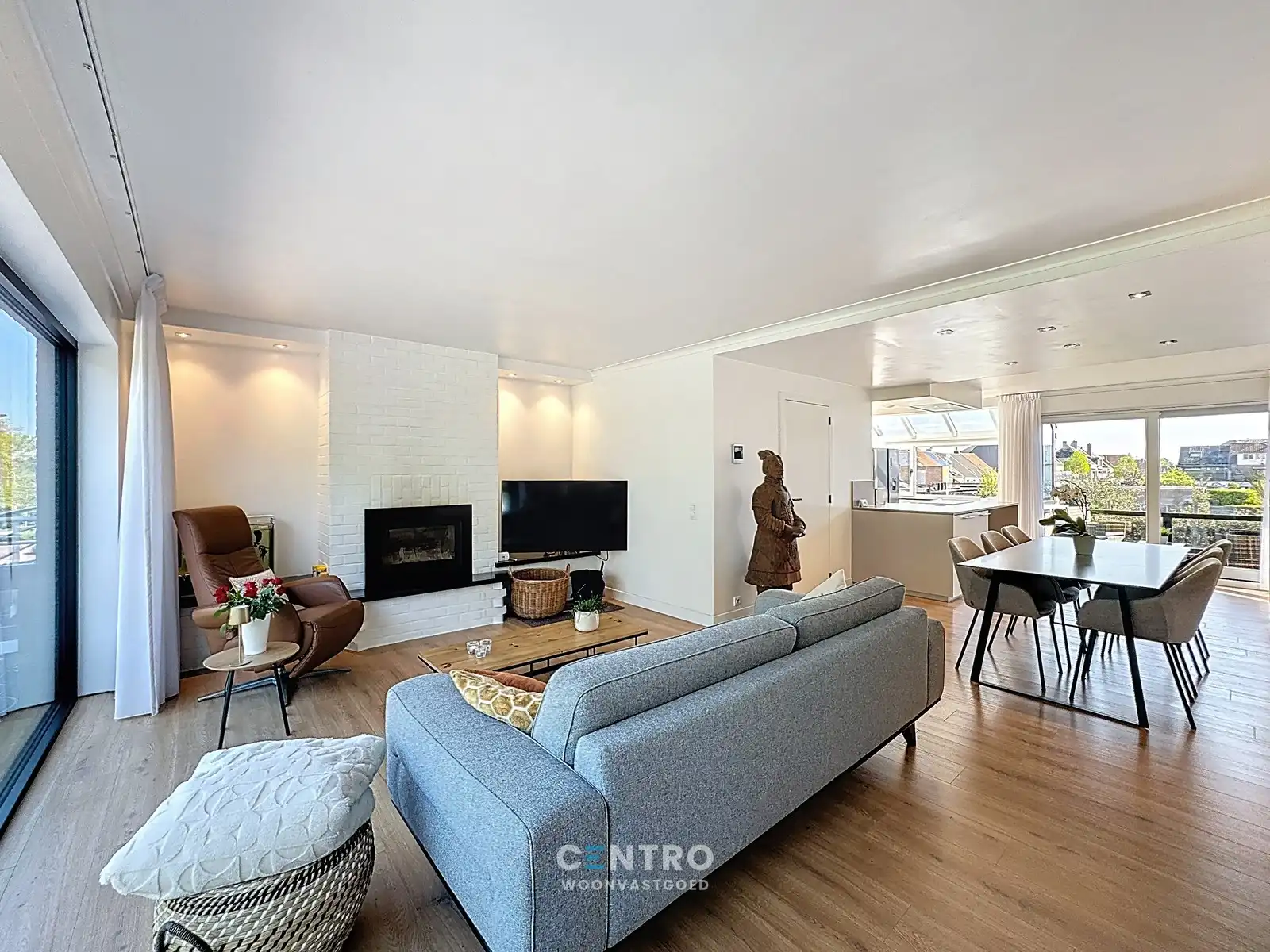 Gezellige woning te Uitkerke met 3 à 4 slpks, DUBBELE garage en LEUKE tun! foto 4