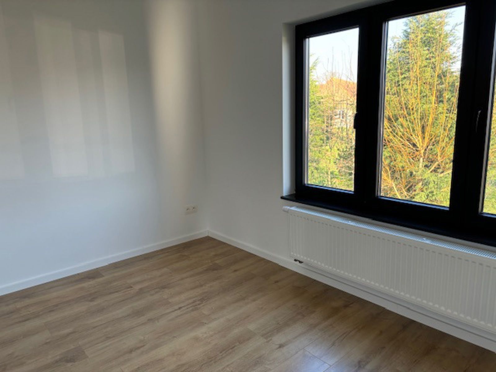 Prachtige villa met 4 slpks en garage foto 18