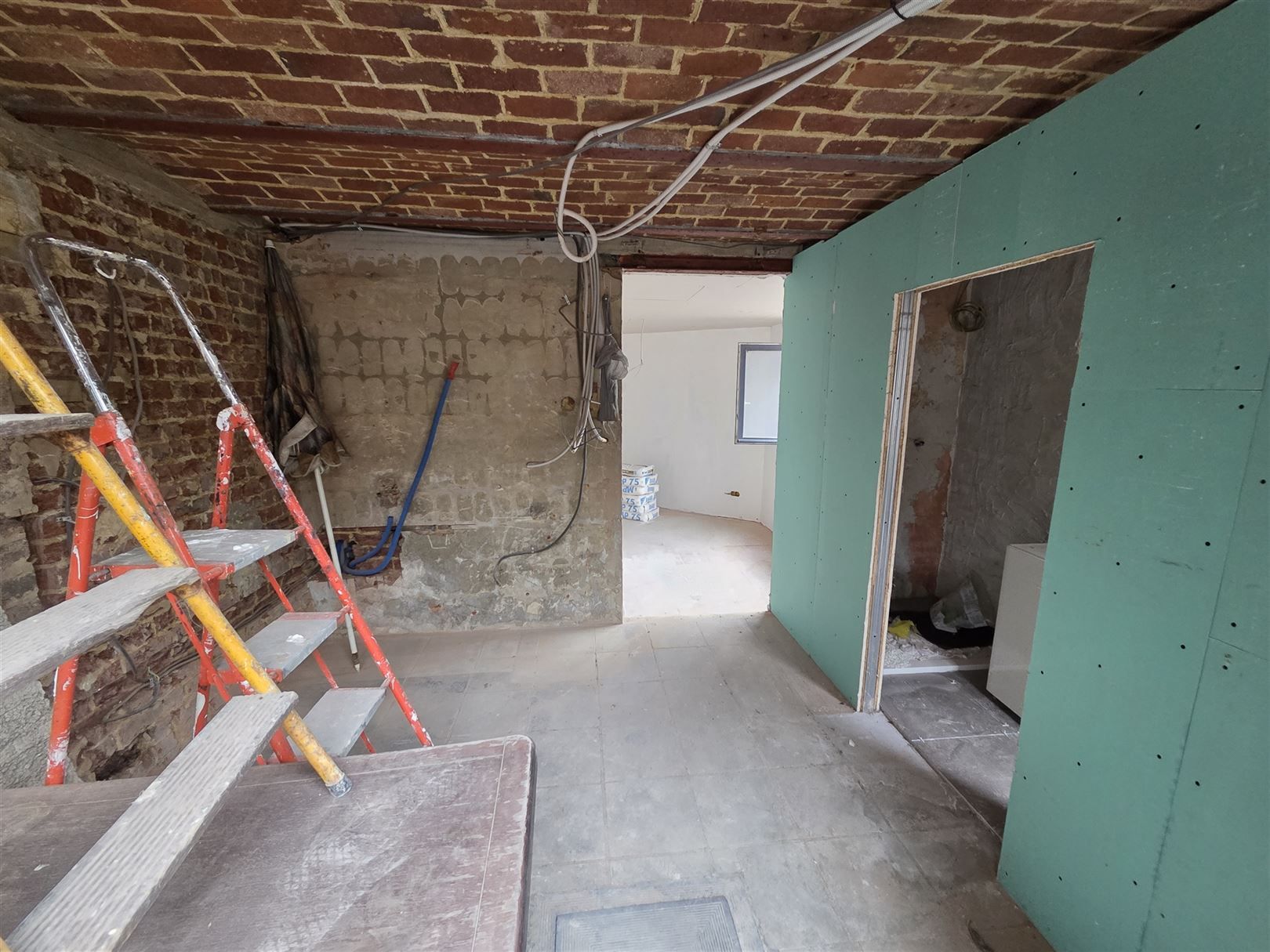 Ruime halfopen woning te Brakel foto 16