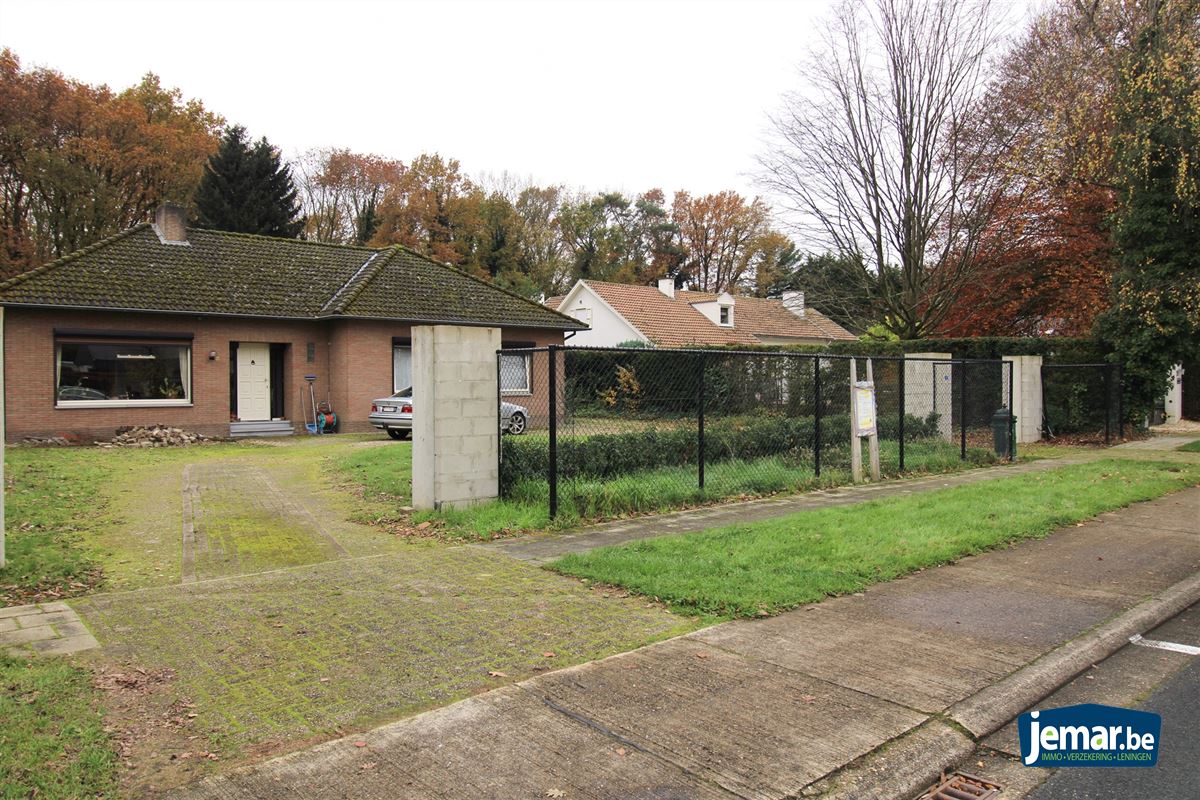 Bungalow met 2 slaapkamers in residentiële villawijk te Maasmechelen! foto 2