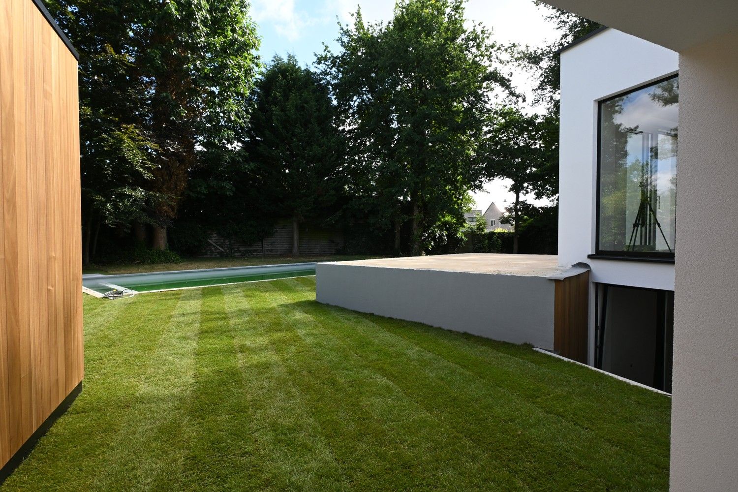 Exclusieve villa met zwembad en topafwerking op 16a50ca in Maasmechelen foto 24